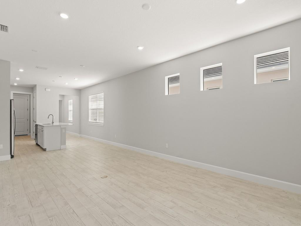 HARBOR ISLE PHASE 1 - Residential Lease