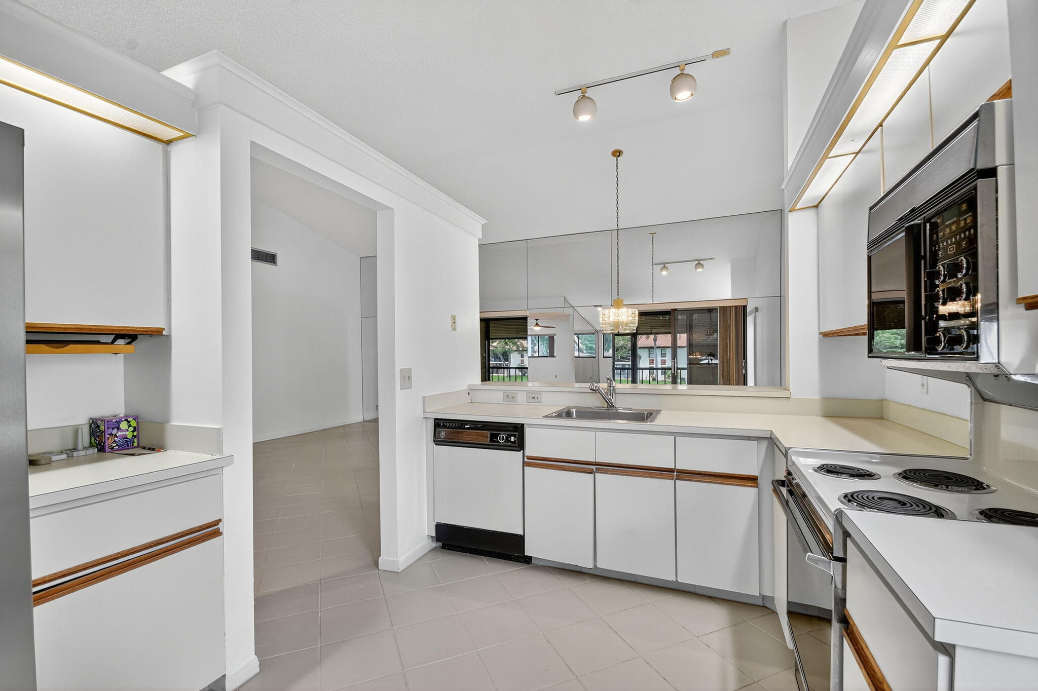 PALM CHASE CONDO - Residential