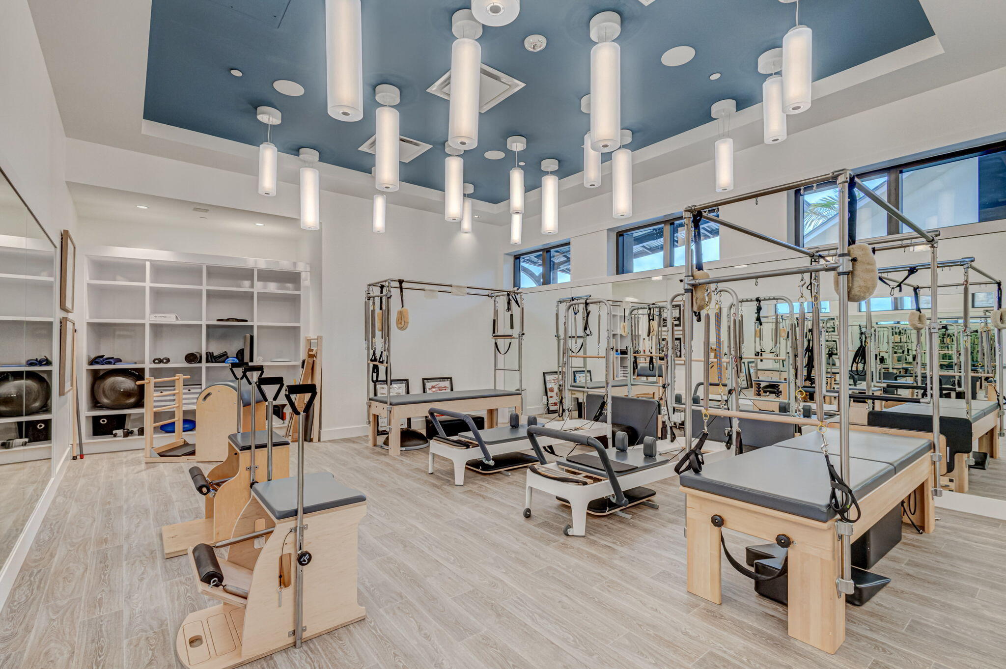 EASTPOINTE COUNTRY CLUB 6 - Residential