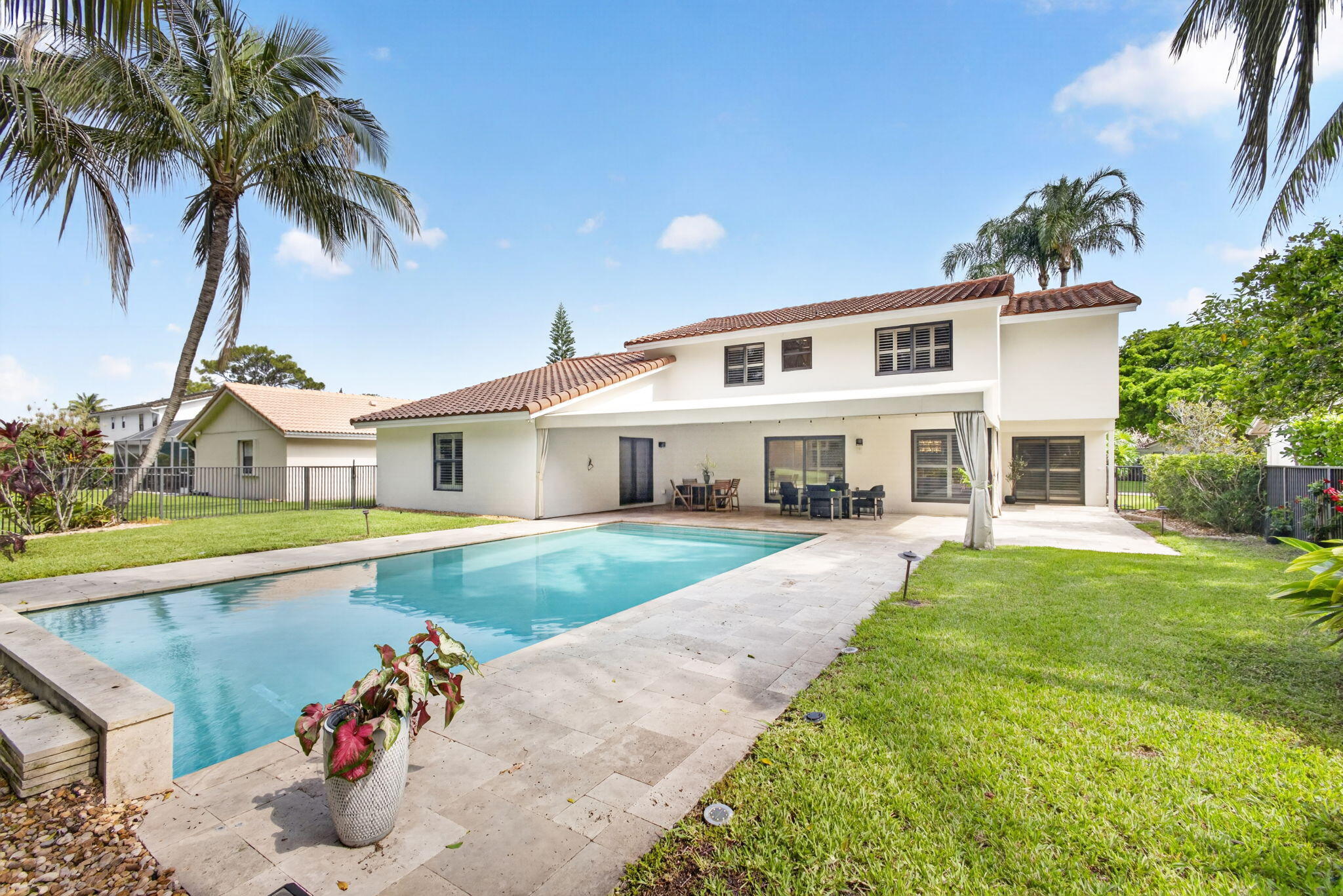 EASTPOINTE COUNTRY CLUB 6 - Residential
