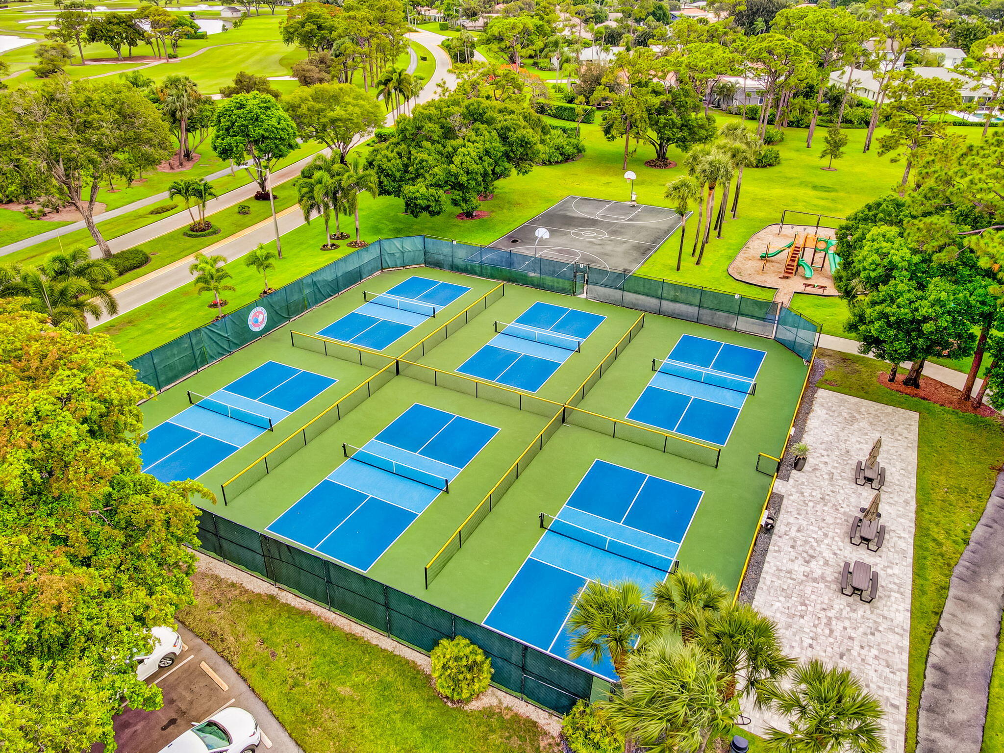 EASTPOINTE COUNTRY CLUB 6 - Residential
