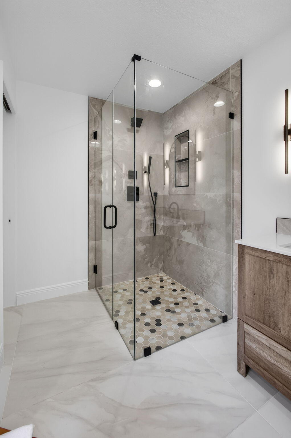 EASTPOINTE COUNTRY CLUB 6 - Residential