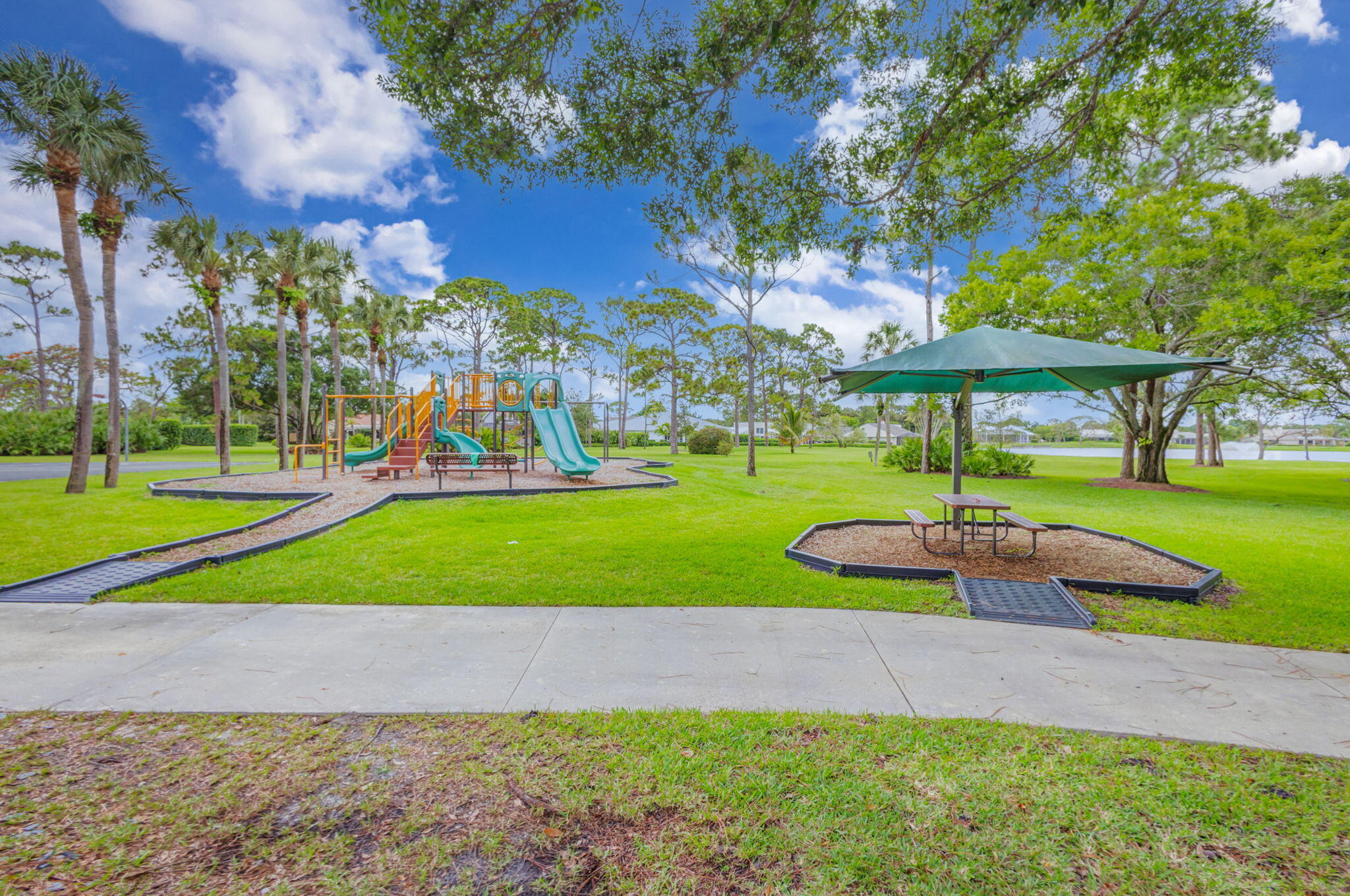 EASTPOINTE COUNTRY CLUB 6 - Residential