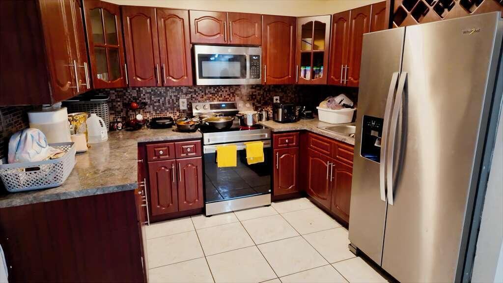 CYPRESS TREE CONDO BLDG 3 - Residential