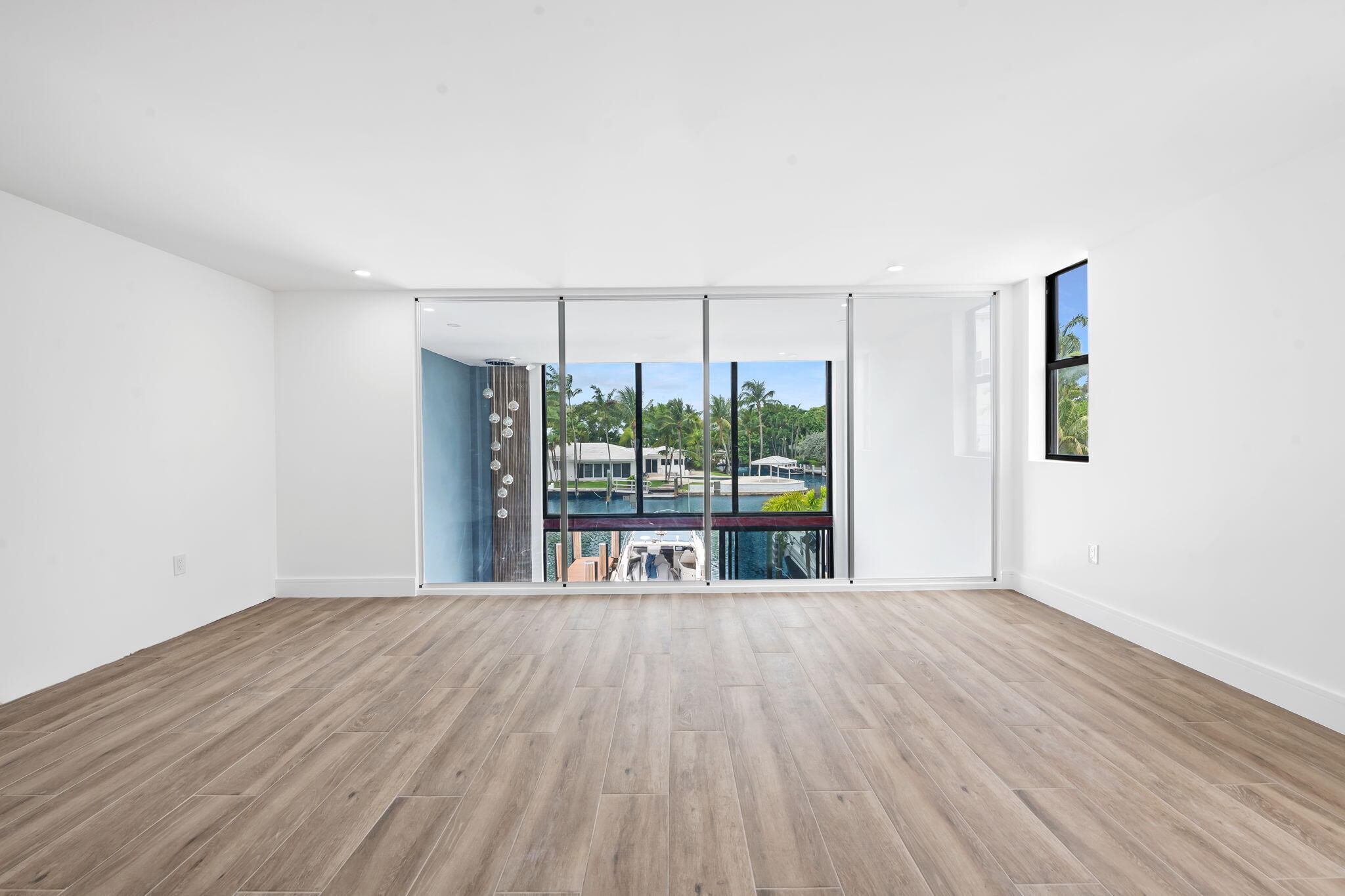 VICTORIA ISLES - Residential