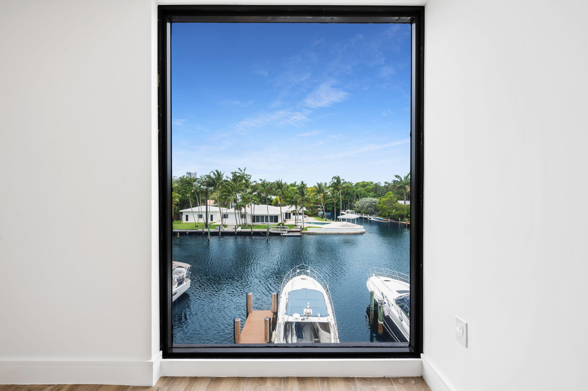 VICTORIA ISLES - Residential