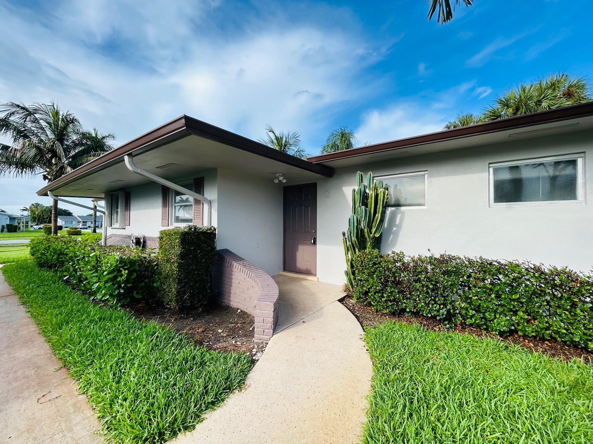1bd/1.5 bath villa located in the 55+ community of Cresthaven Villas. This property is a handyman special. A/C is 2019 & hotwater tank is 2021. Newer front door. Roofs were installed in 2025. Buildings are newly painted. This property offers lots of storage w a large walk in storage closet on the porch as well as a linen closet & large coat closet. Large bedroom also offers full wall closet w ensuite bathroom. Ceiling fans throughout the property & enclosed back porch. Convenient parking right out the front door. Common laundry is only a few steps away with a dedicated laundry time for each property. Community offers resort style amenities w a clubhouse, heated pool, saunas, restrooms with lockers and showers, billiards, bocce & more. $40k income & 718 credit score required