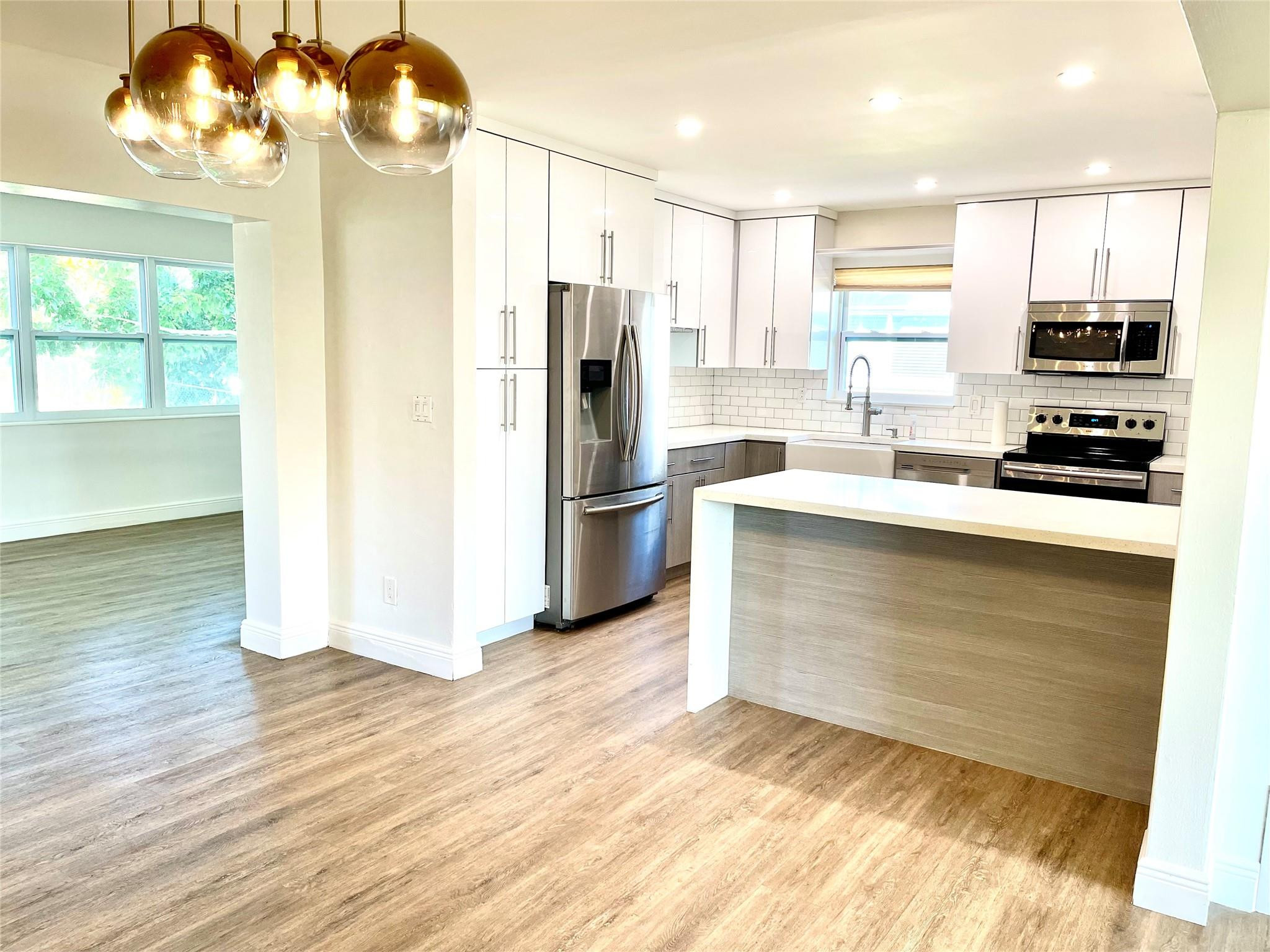 PASADENA LAKES - Residential Lease
