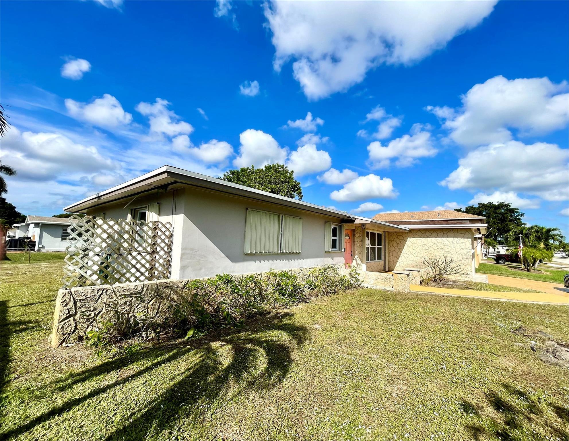 PASADENA LAKES - Residential Lease