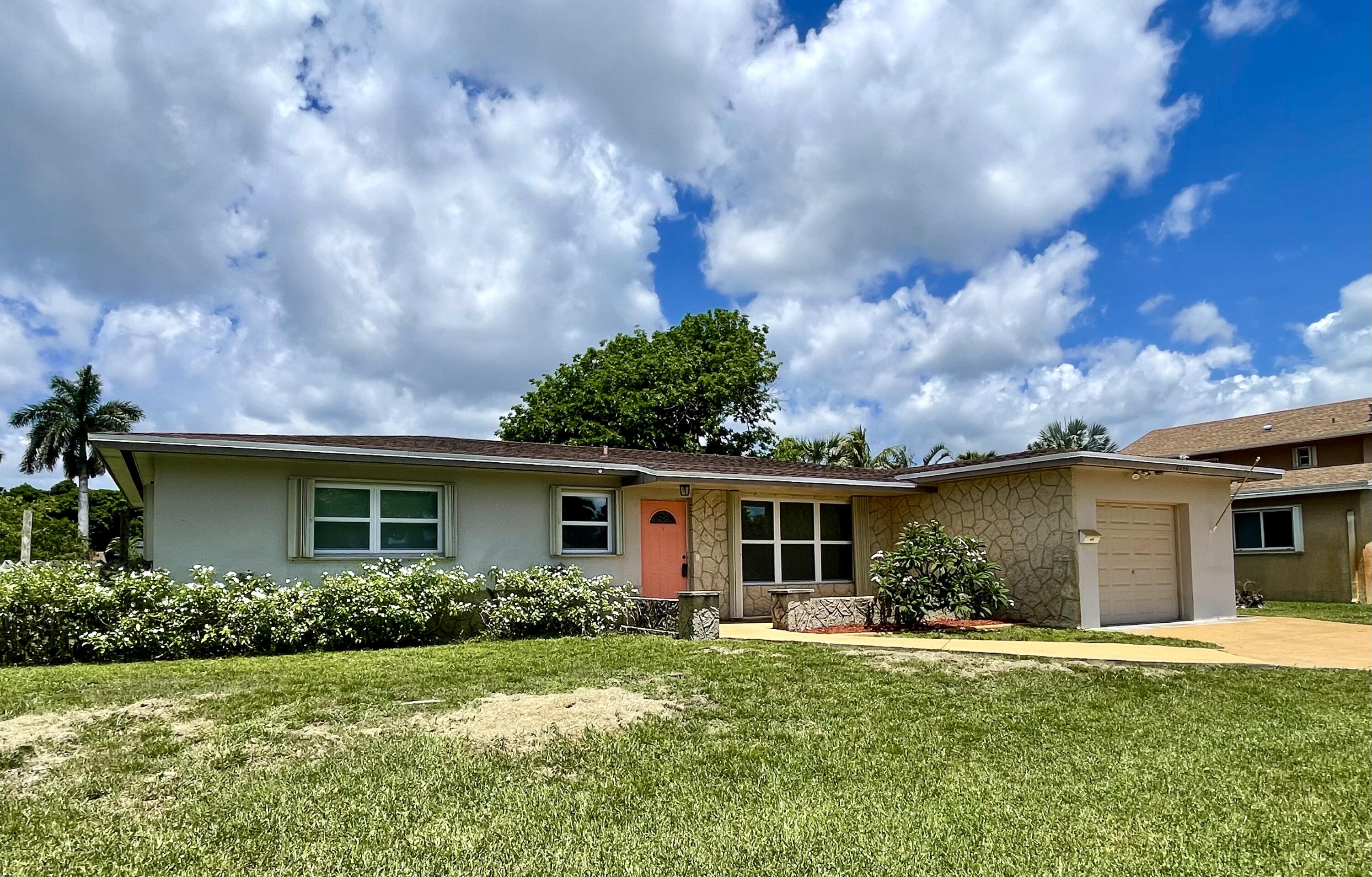 PASADENA LAKES - Residential Lease