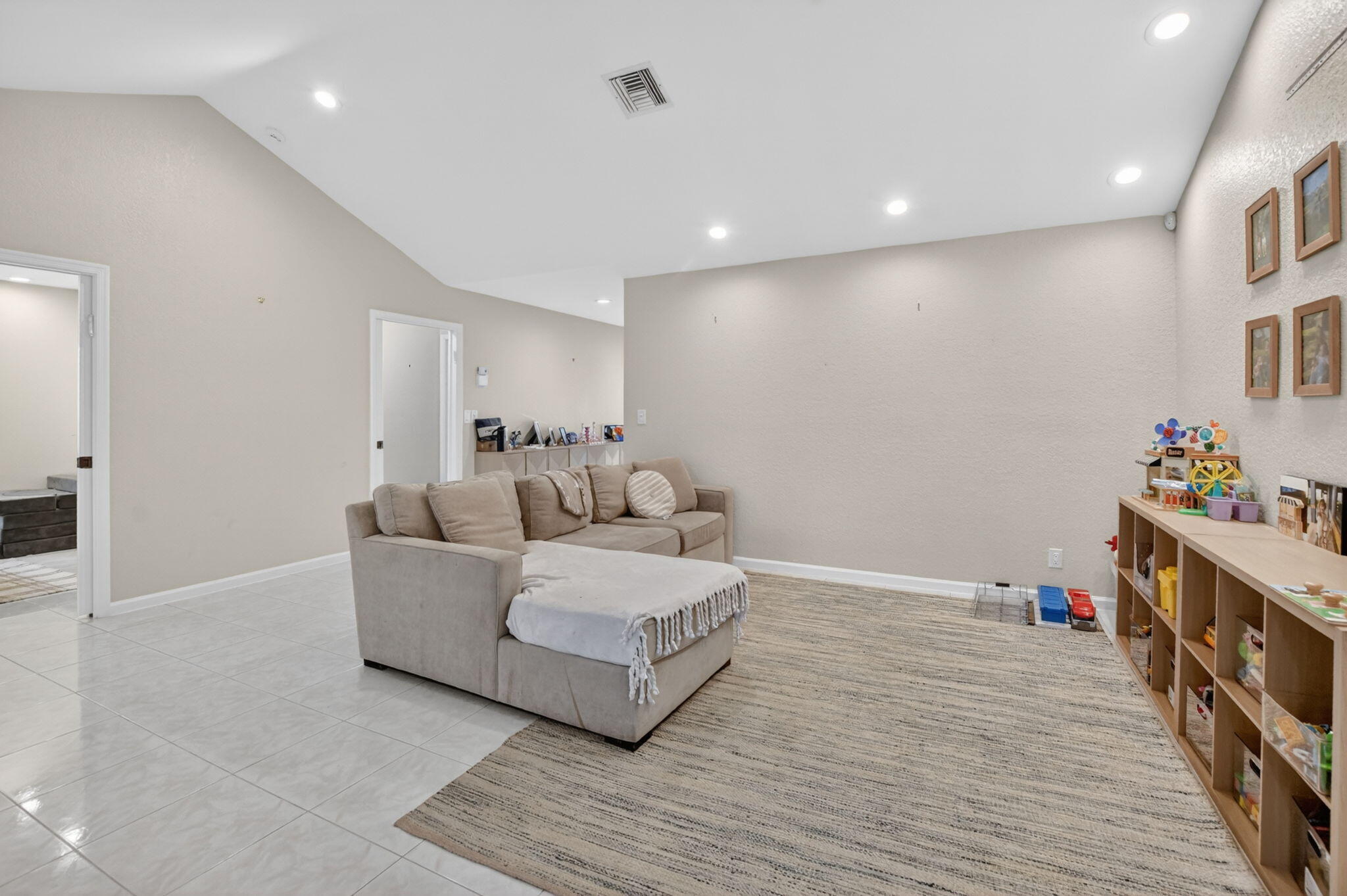 BOCA GREENS 5 - Residential