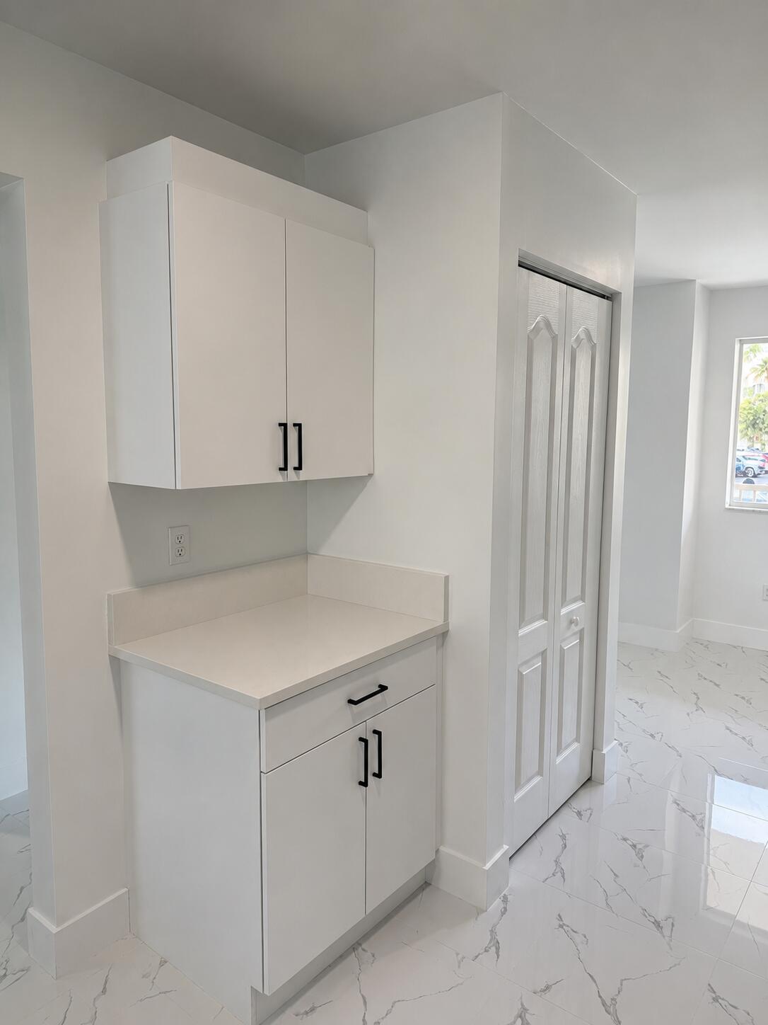 SOUTHAMPTON CONDOMINIUM H - Residential