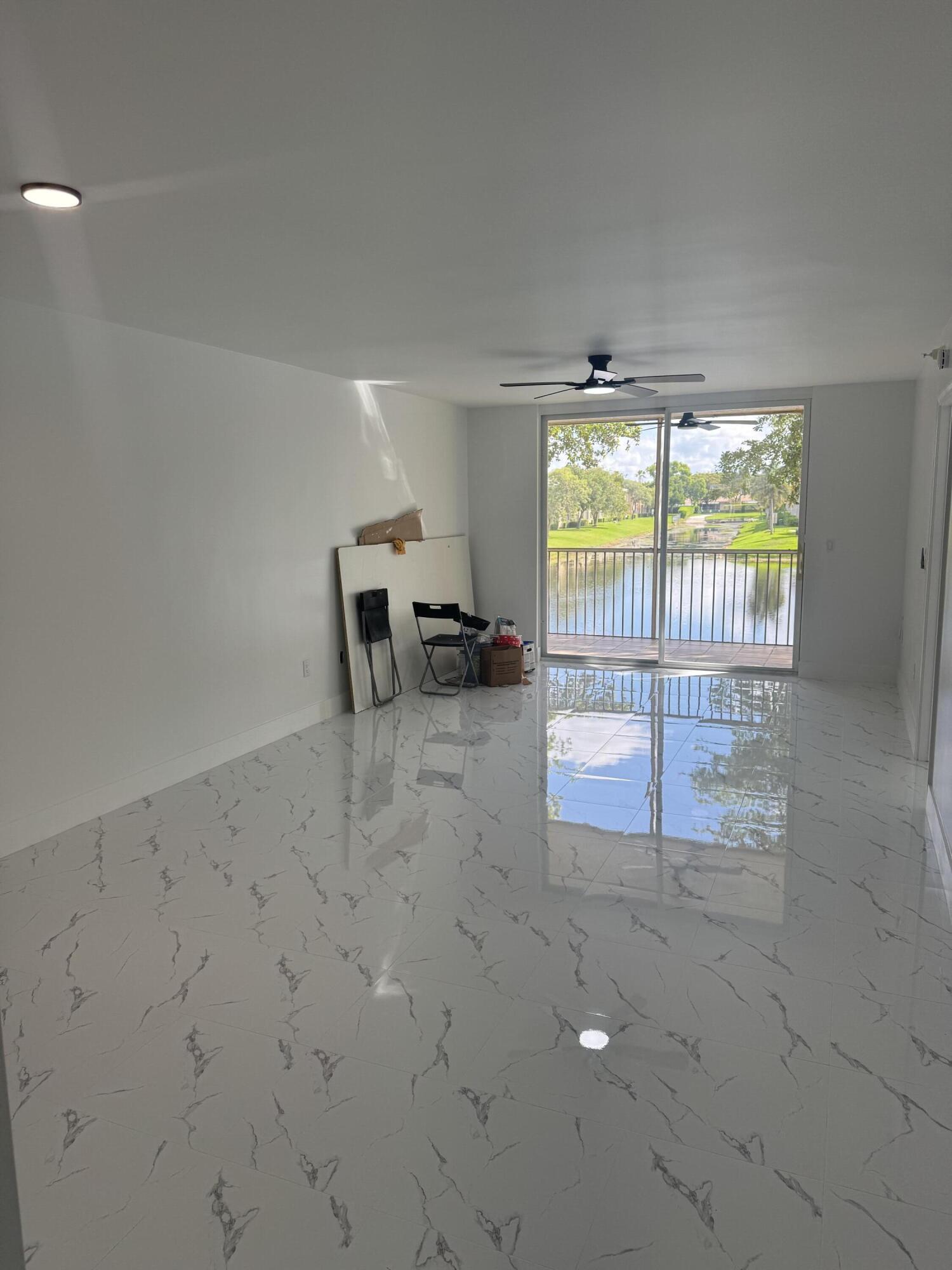 SOUTHAMPTON CONDOMINIUM H - Residential