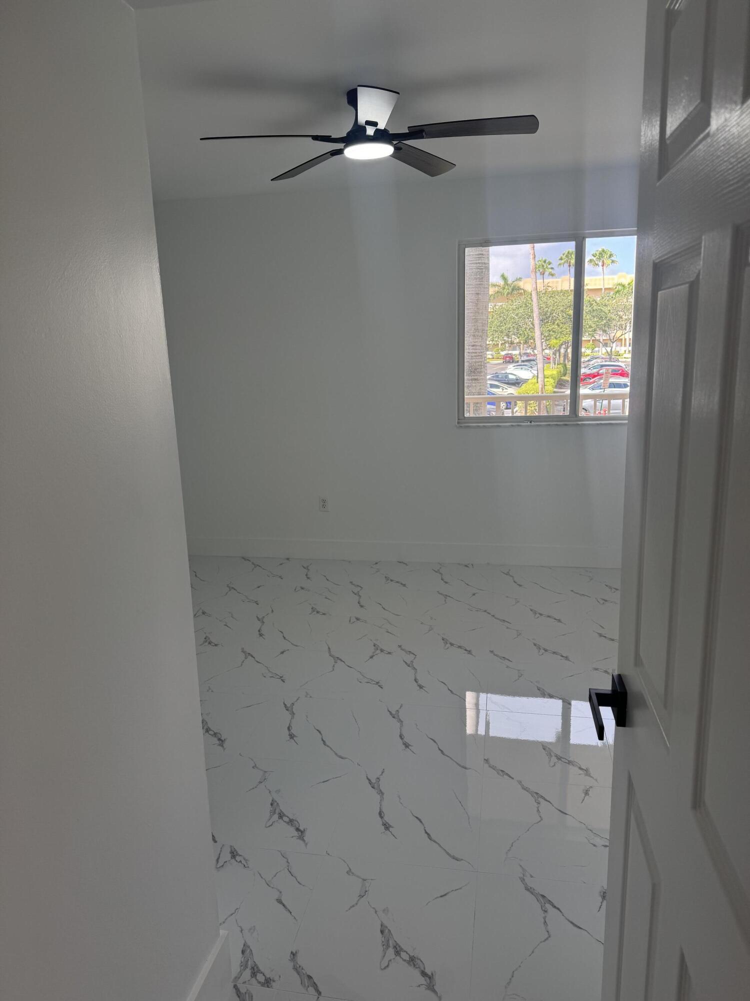 SOUTHAMPTON CONDOMINIUM H - Residential