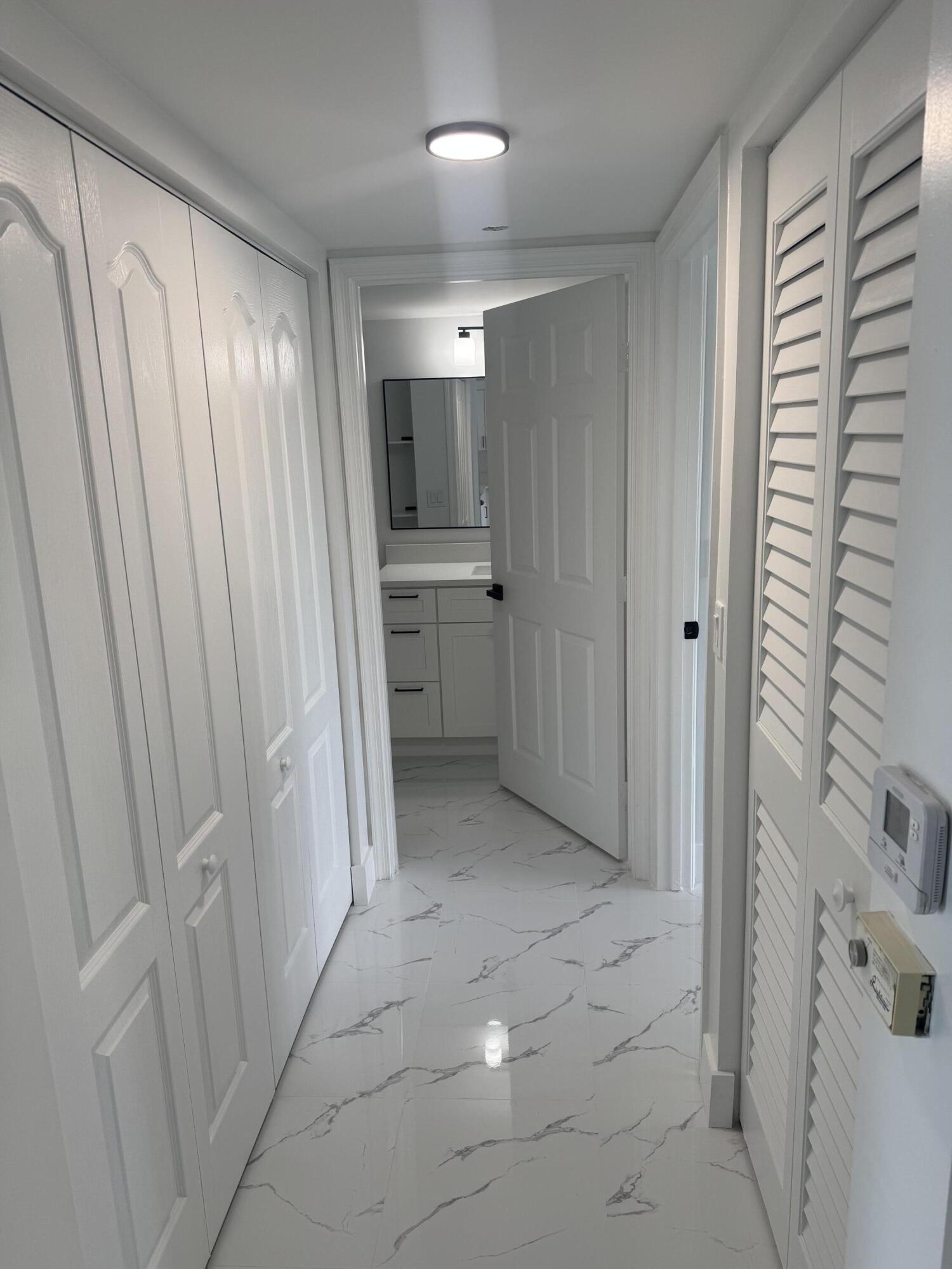 SOUTHAMPTON CONDOMINIUM H - Residential