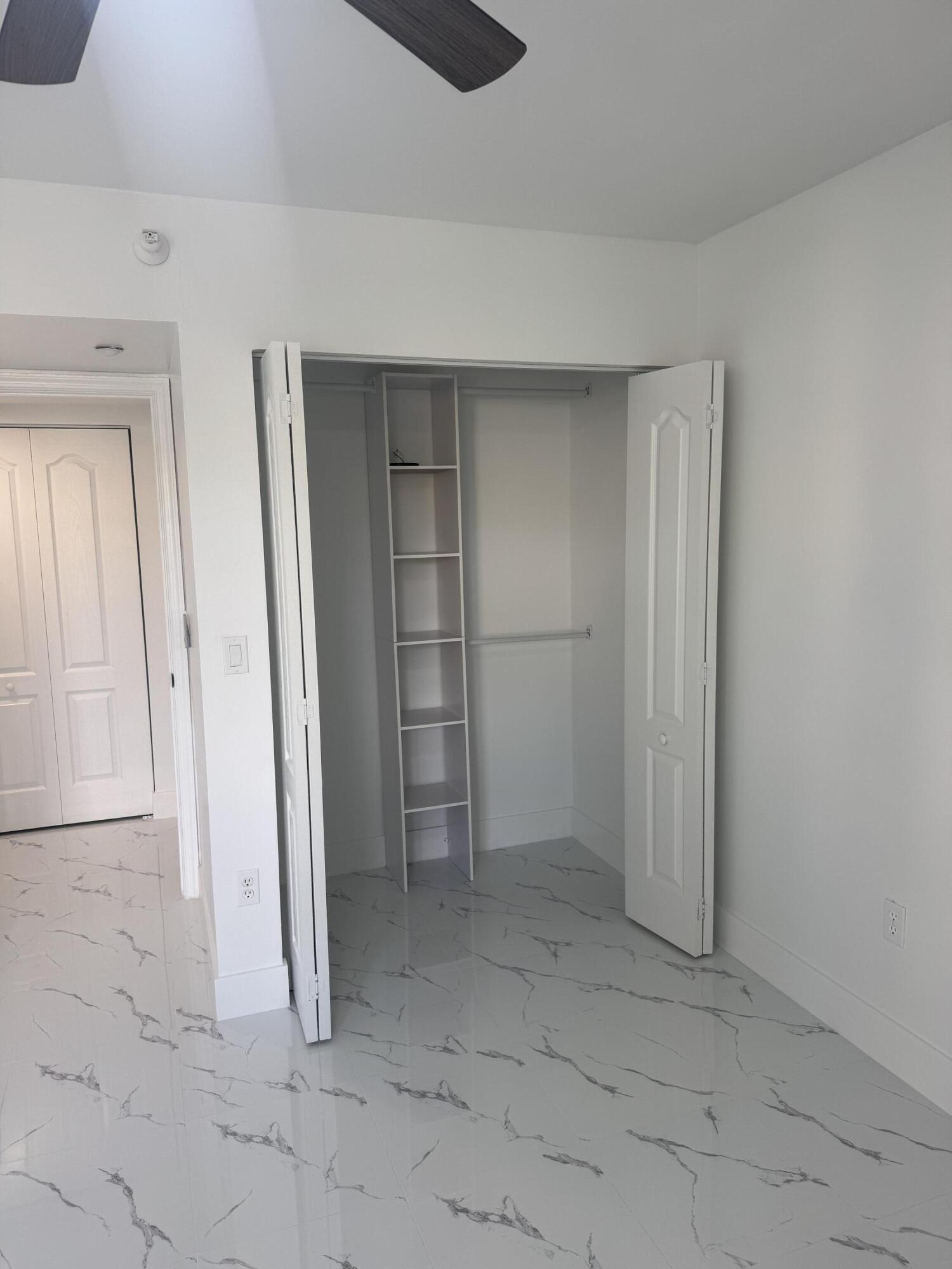 SOUTHAMPTON CONDOMINIUM H - Residential
