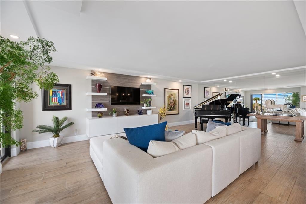 Hampton Beach Club - Residential