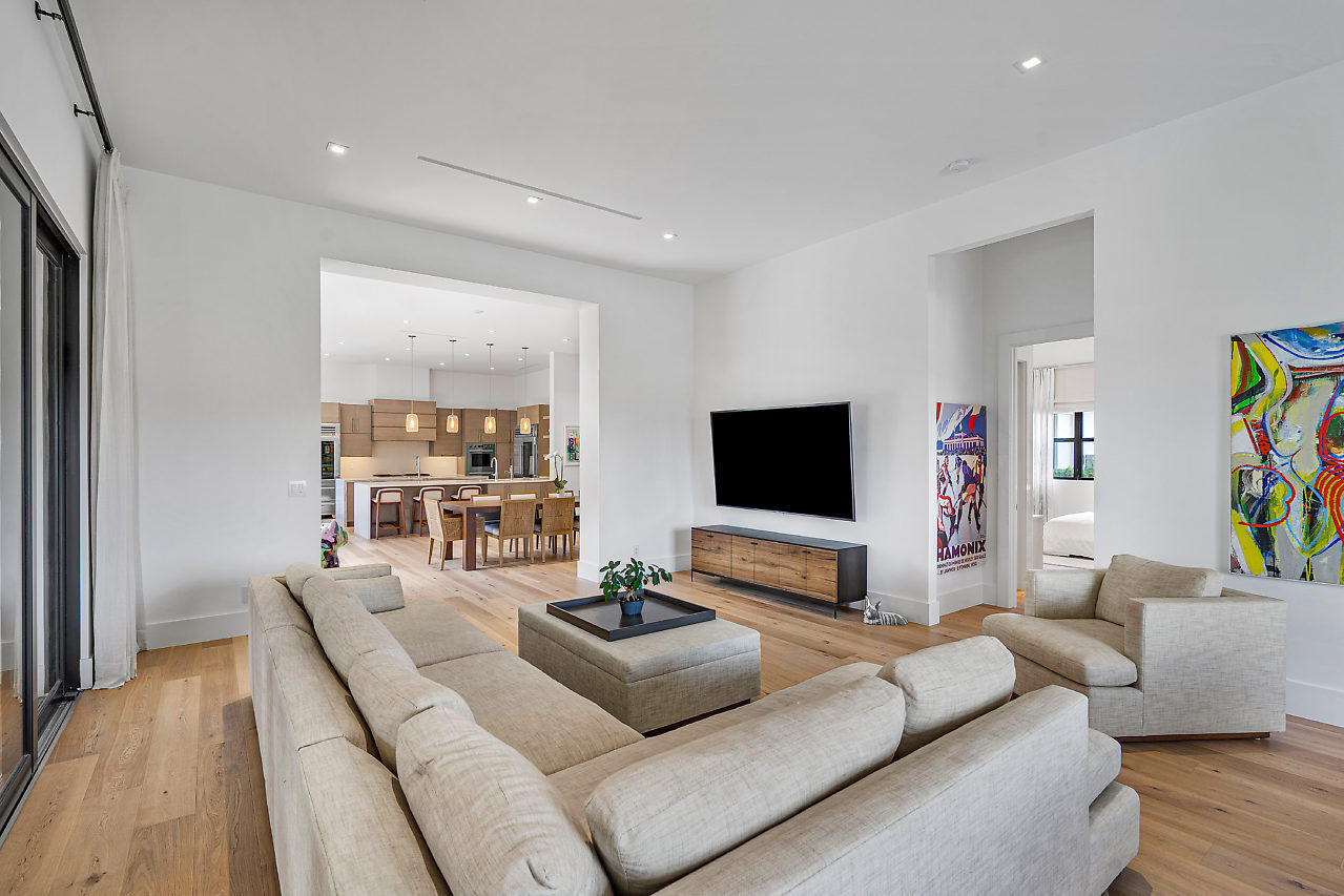 PALM BEACH POINT - Residential