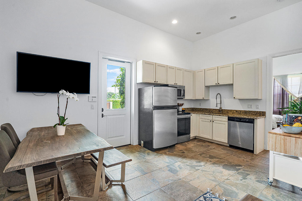 PALM BEACH POINT - Residential