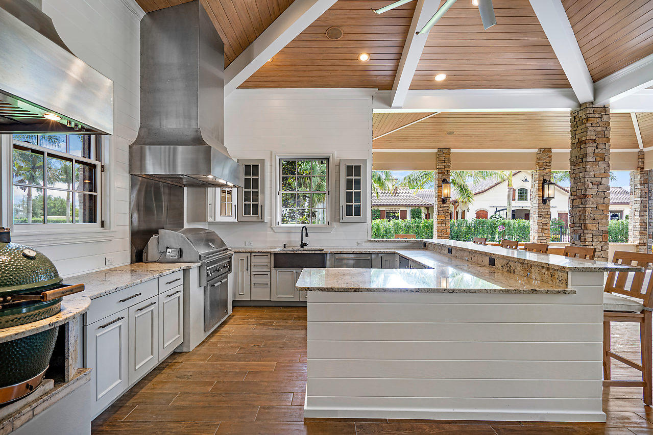 PALM BEACH POINT - Residential