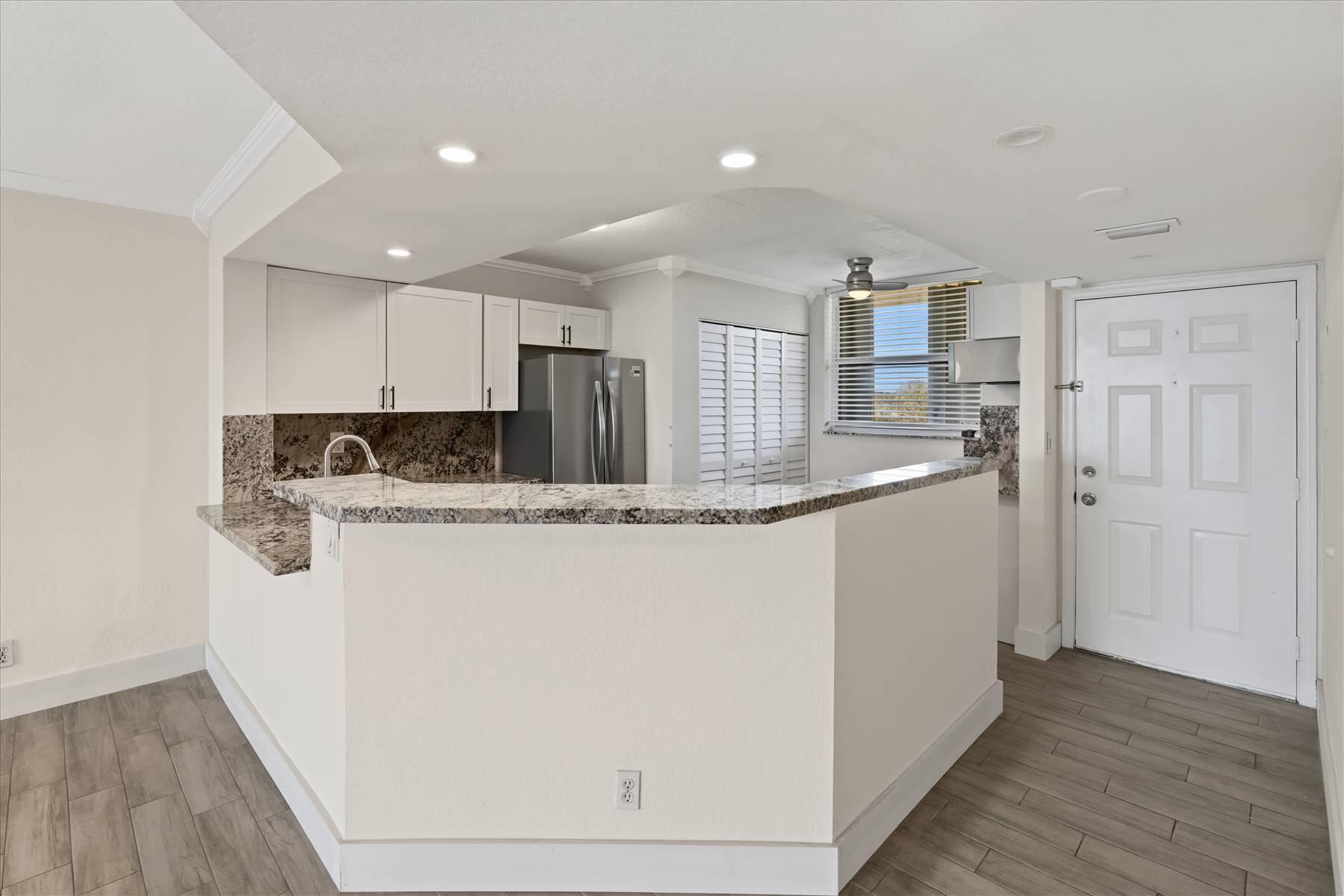 LAKE EMERALD CONDOMINIUM NO SIX - Residential