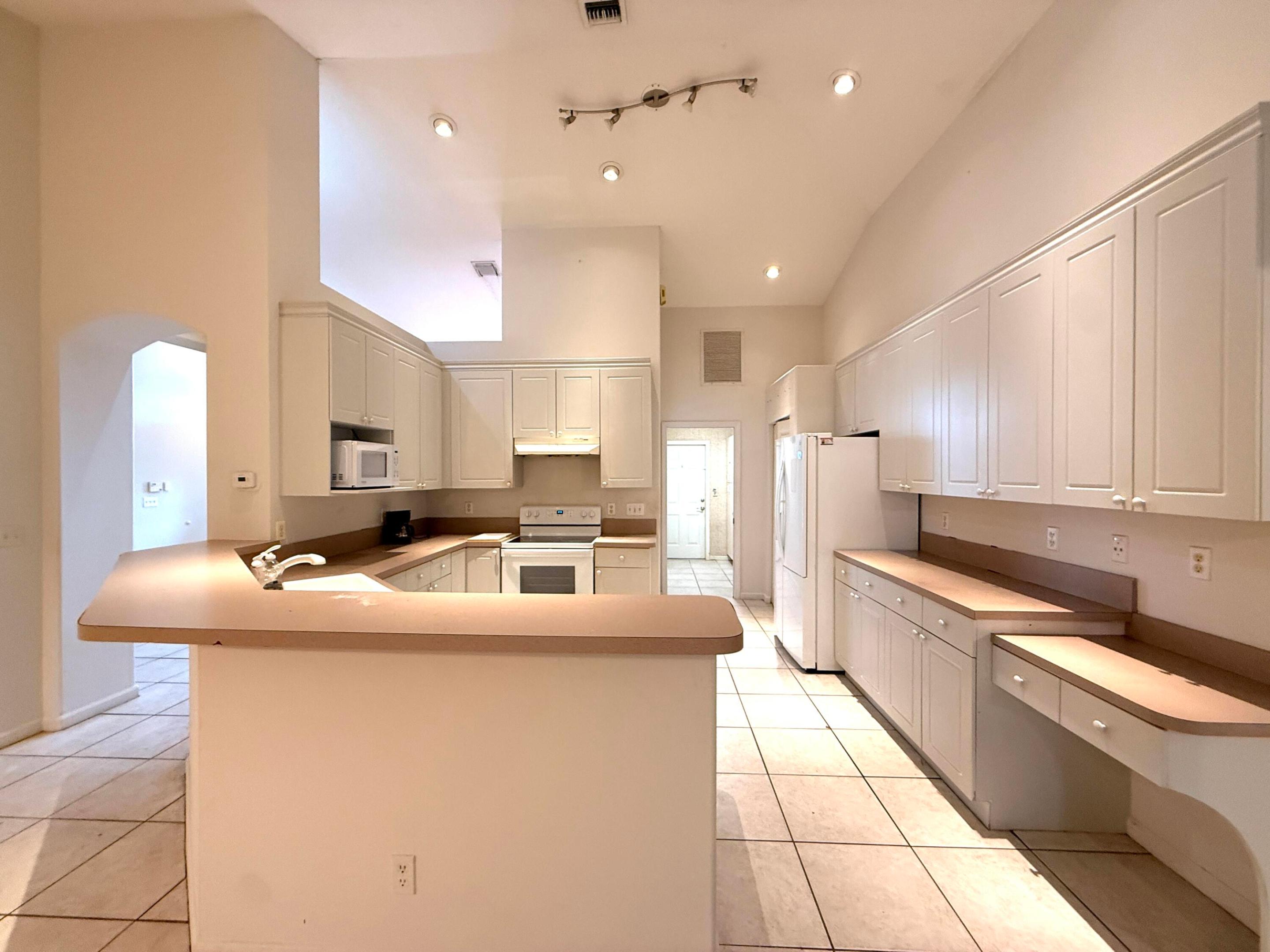 WEST PALM BEACH Ms Montas Worker Pender - Residential