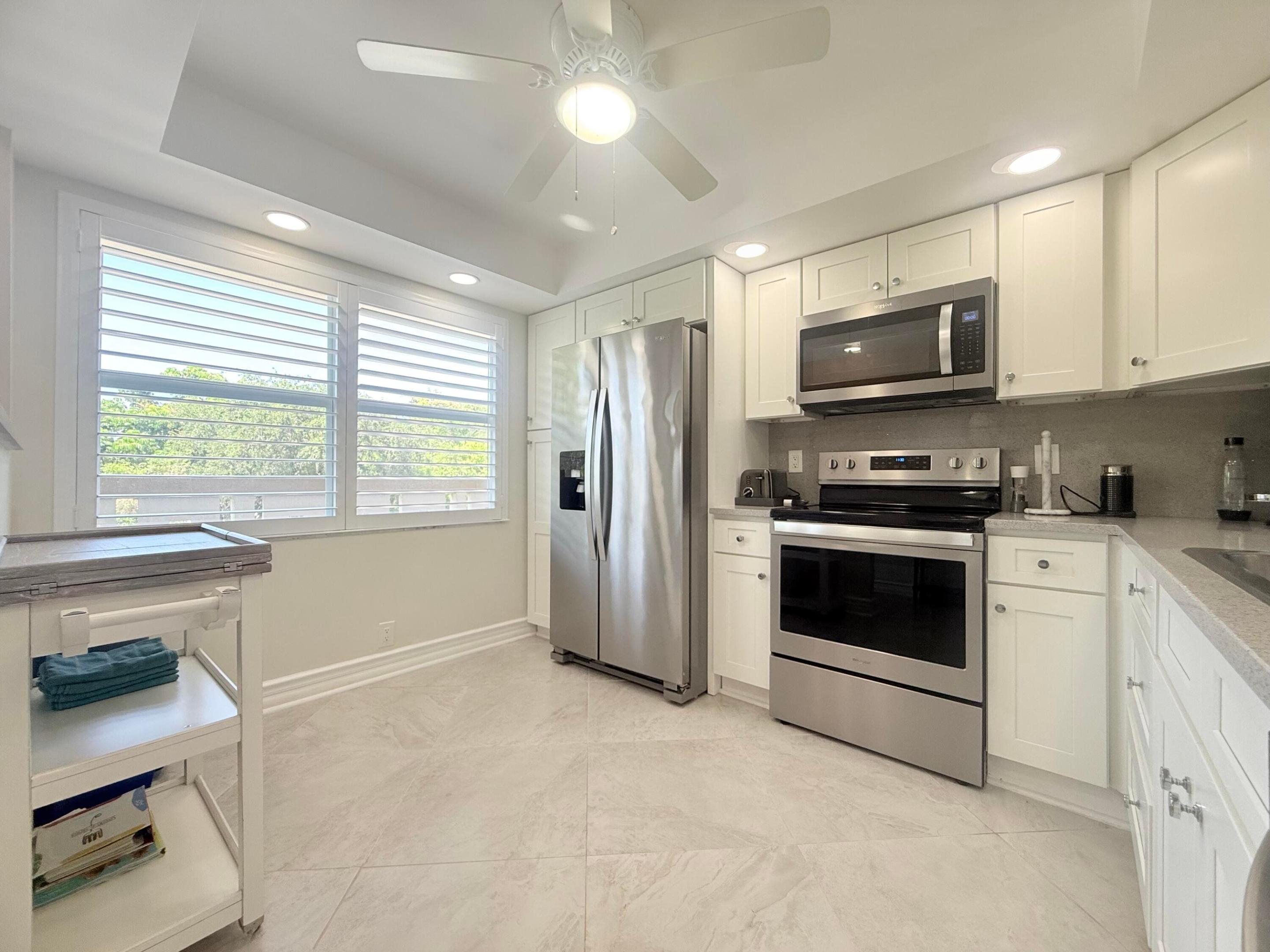 LUCAYA VILLAGE 1-B CONDO - Residential