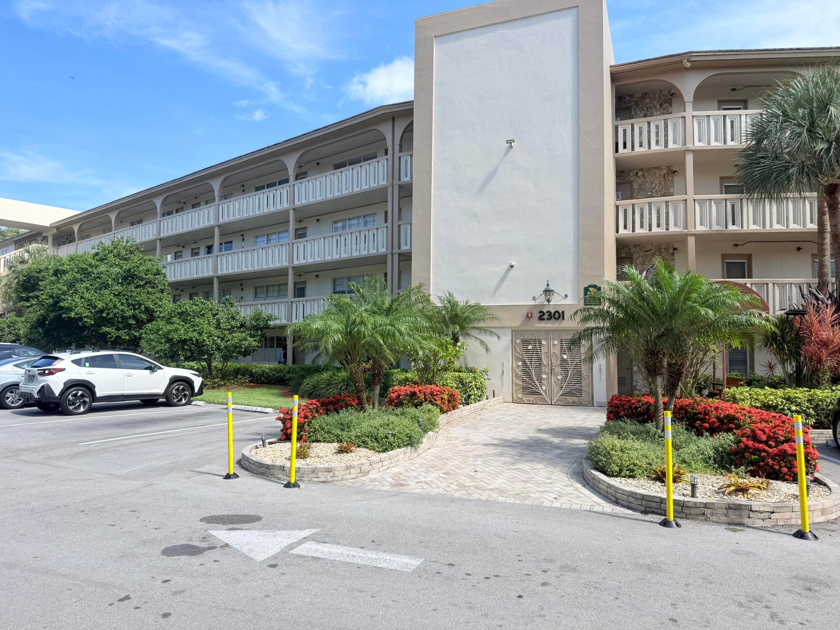 LUCAYA VILLAGE 1-B CONDO - Residential
