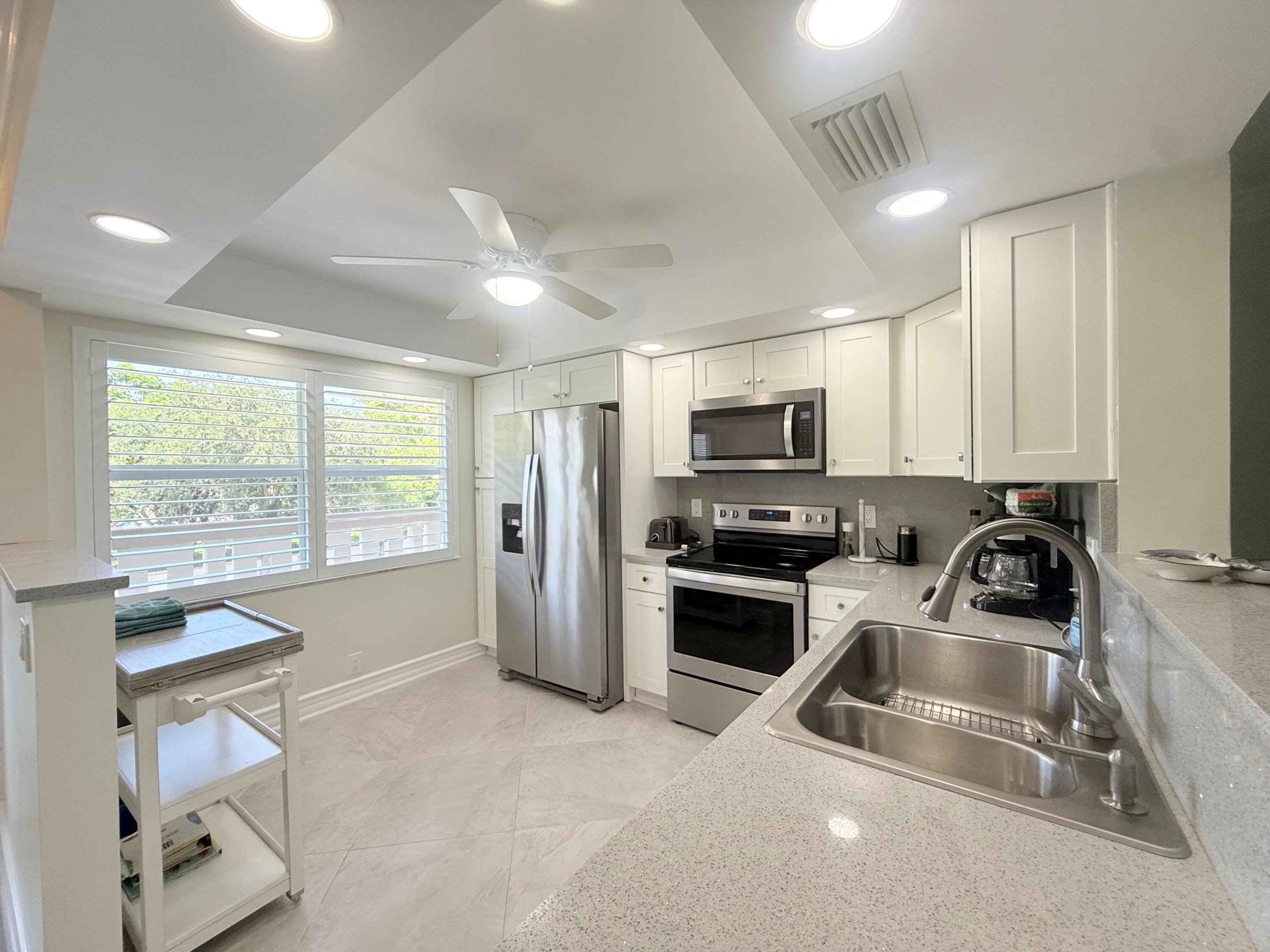 LUCAYA VILLAGE 1-B CONDO - Residential