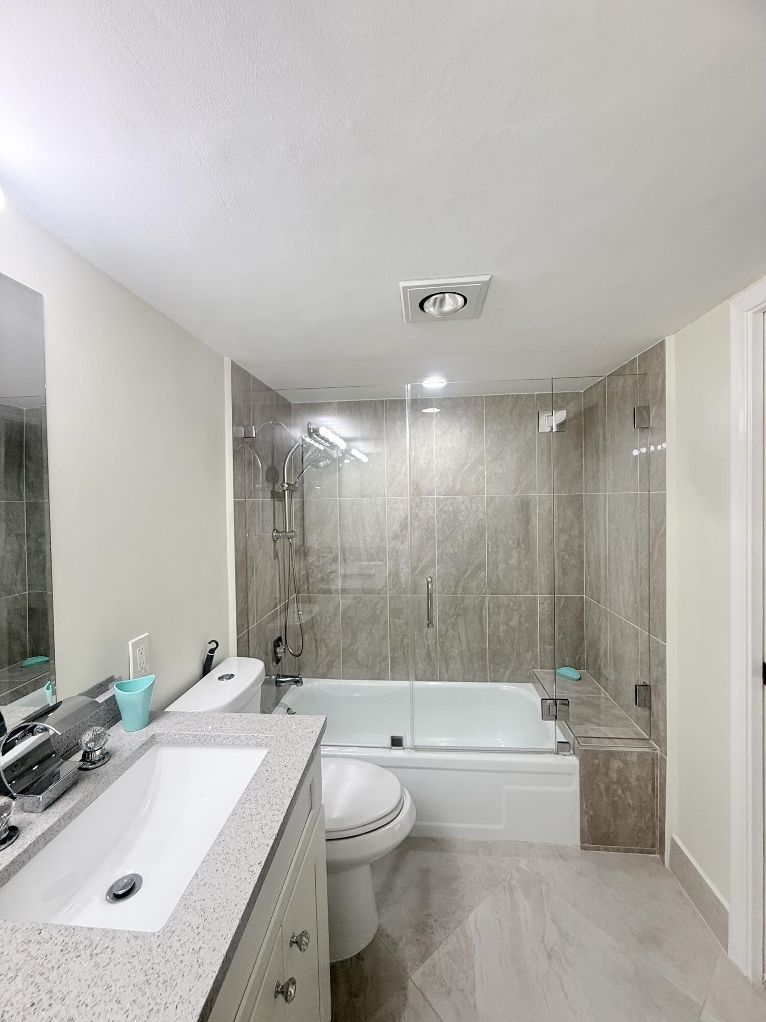 LUCAYA VILLAGE 1-B CONDO - Residential