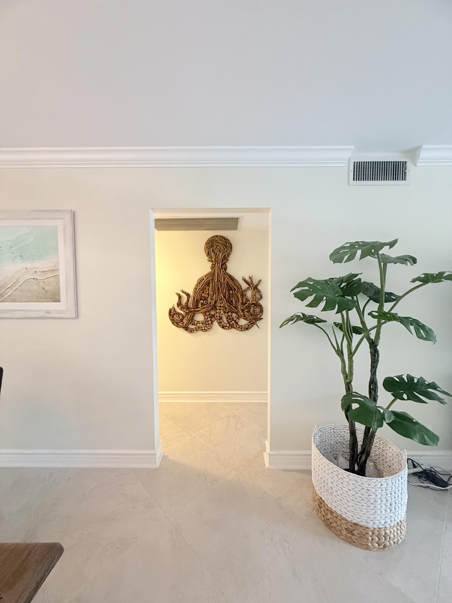 LUCAYA VILLAGE 1-B CONDO - Residential