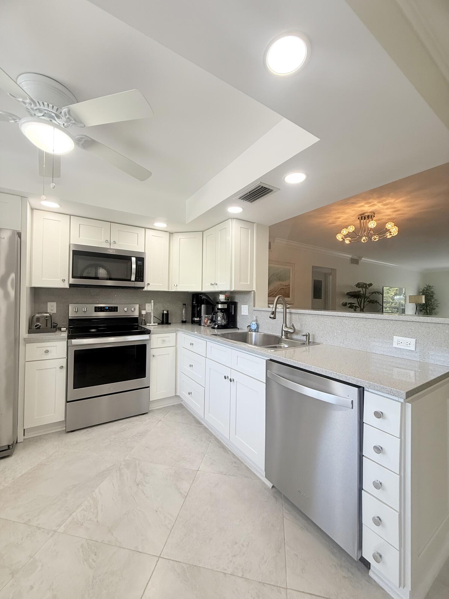 LUCAYA VILLAGE 1-B CONDO - Residential