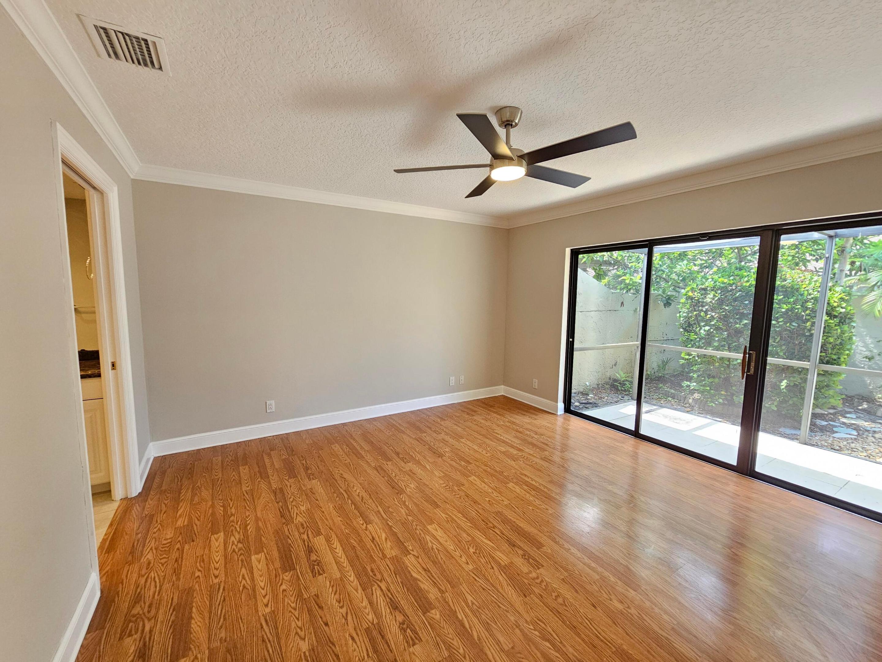 CAPE POINTE OF JONATHANS LANDING - Residential