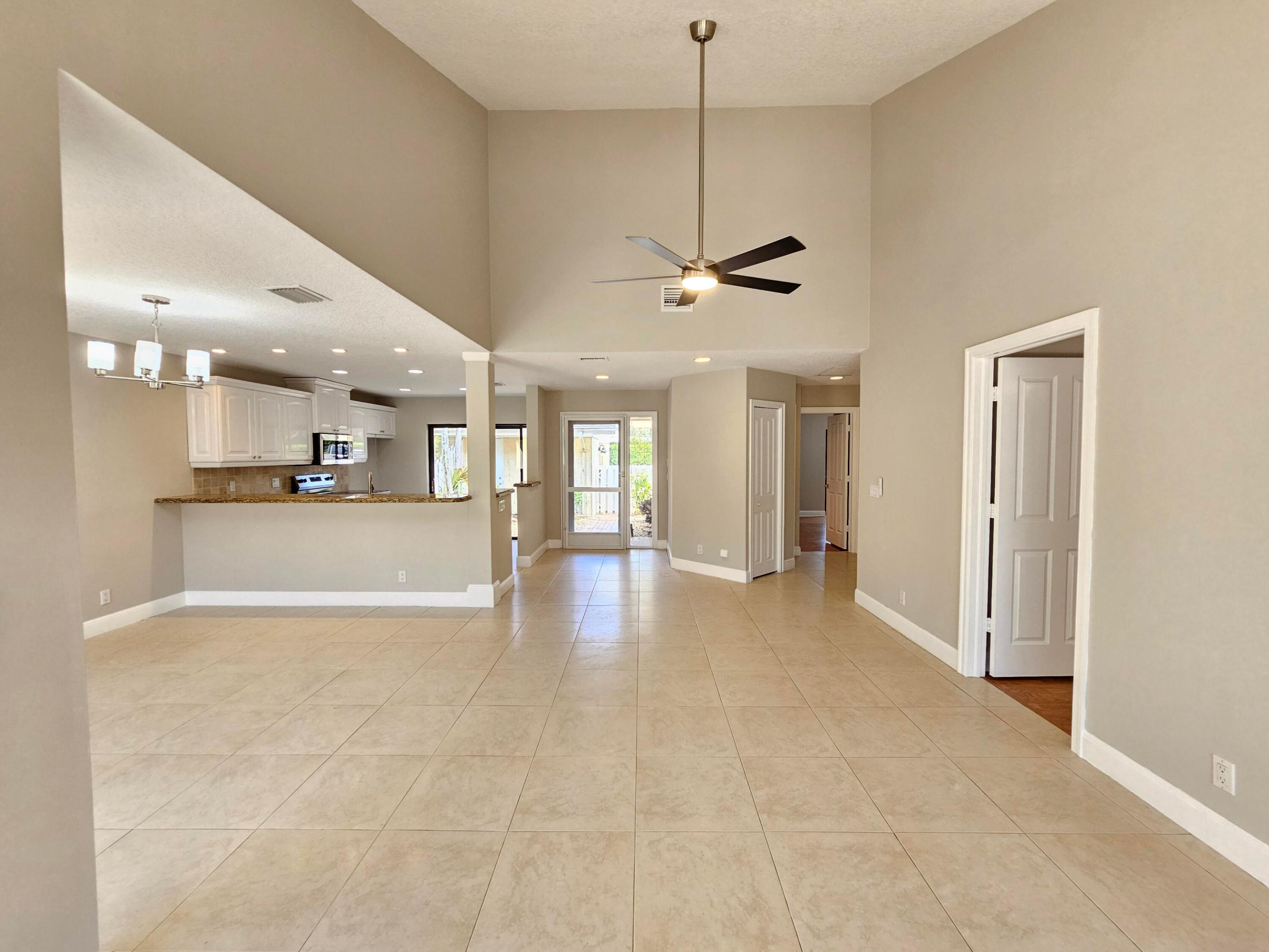 CAPE POINTE OF JONATHANS LANDING - Residential