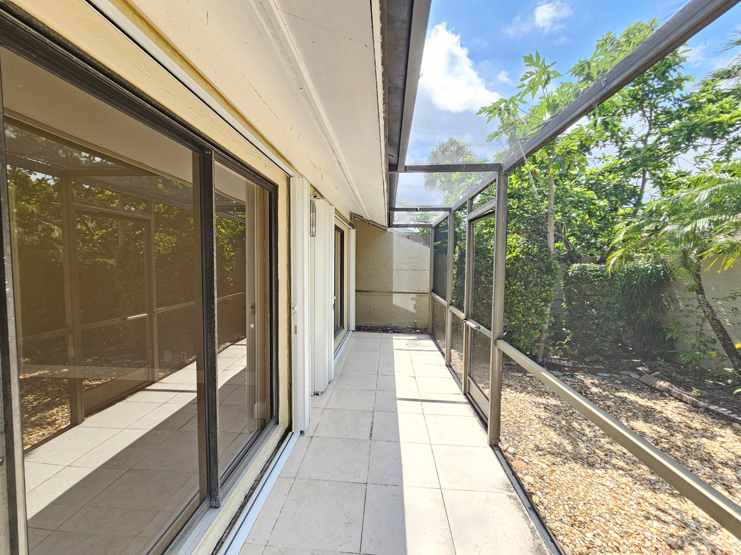 CAPE POINTE OF JONATHANS LANDING - Residential