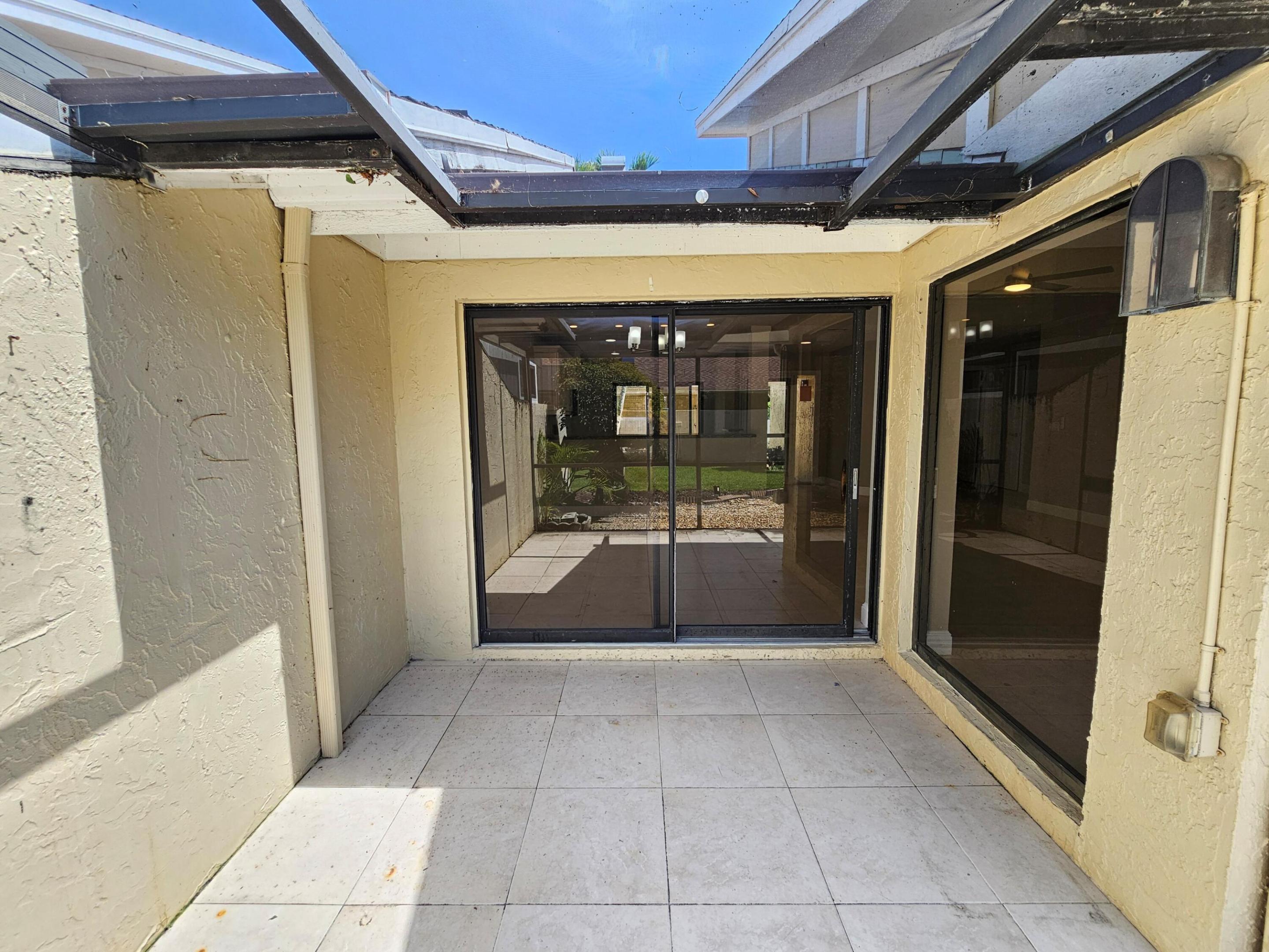 CAPE POINTE OF JONATHANS LANDING - Residential