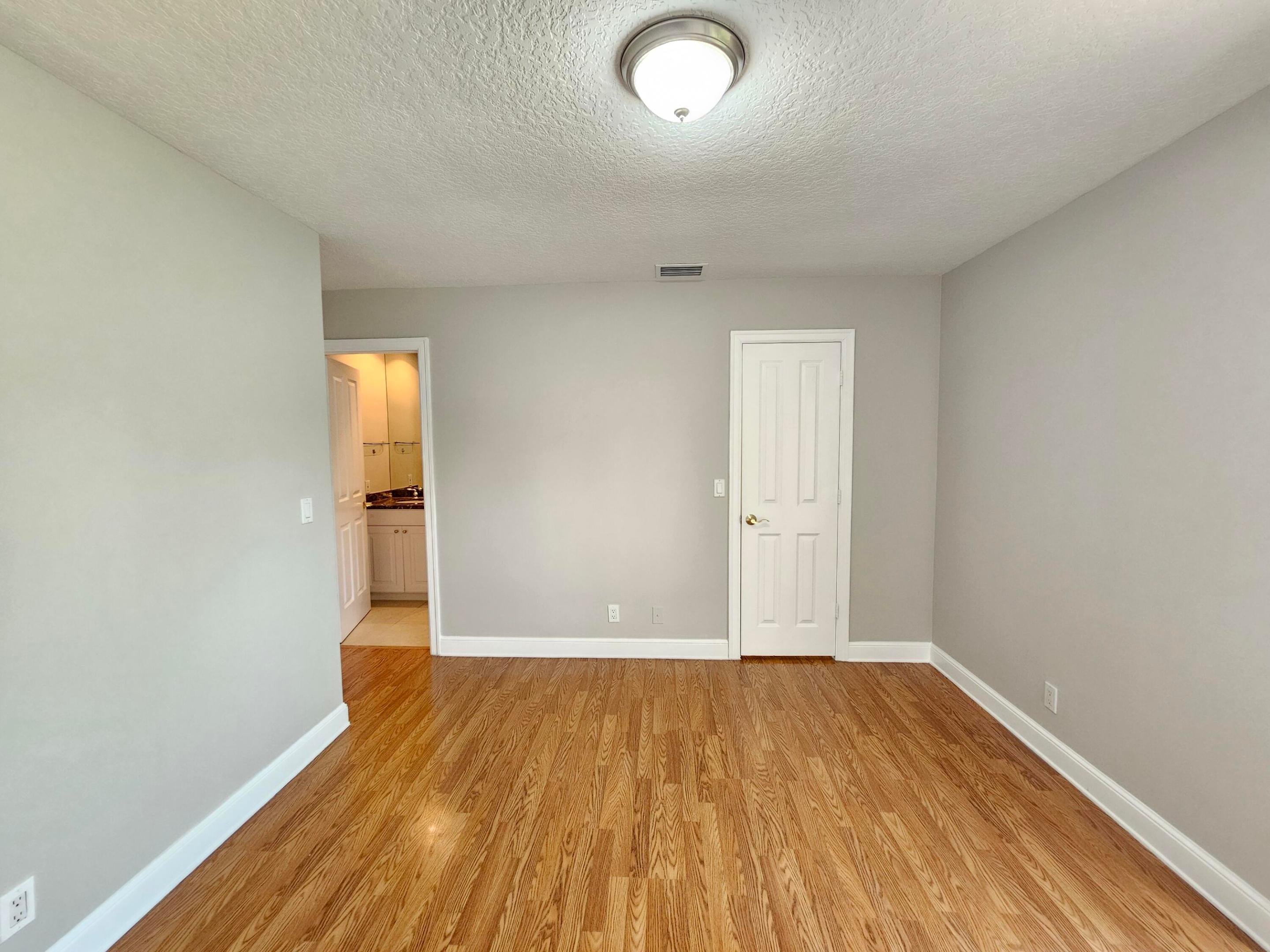 CAPE POINTE OF JONATHANS LANDING - Residential