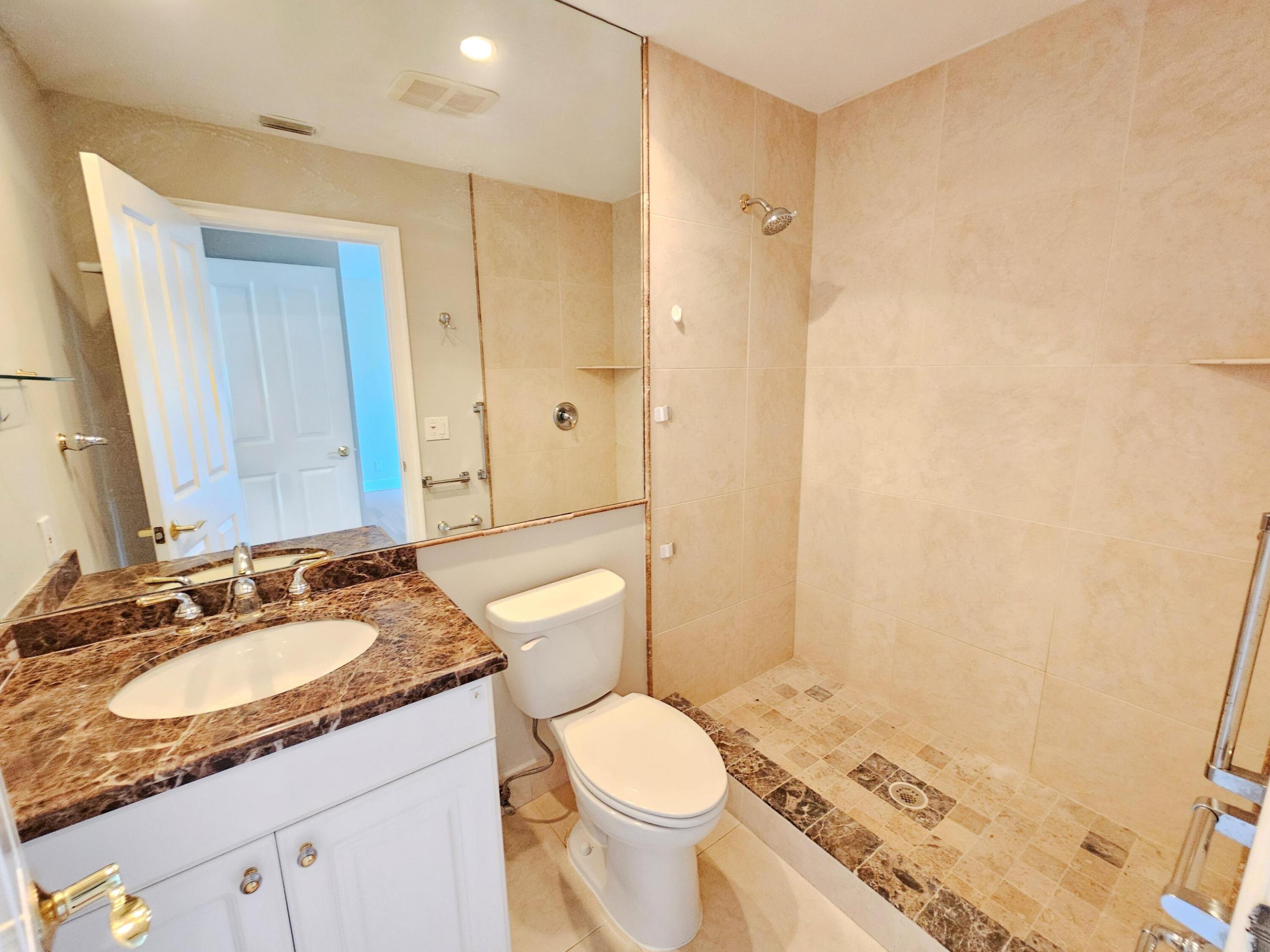 CAPE POINTE OF JONATHANS LANDING - Residential