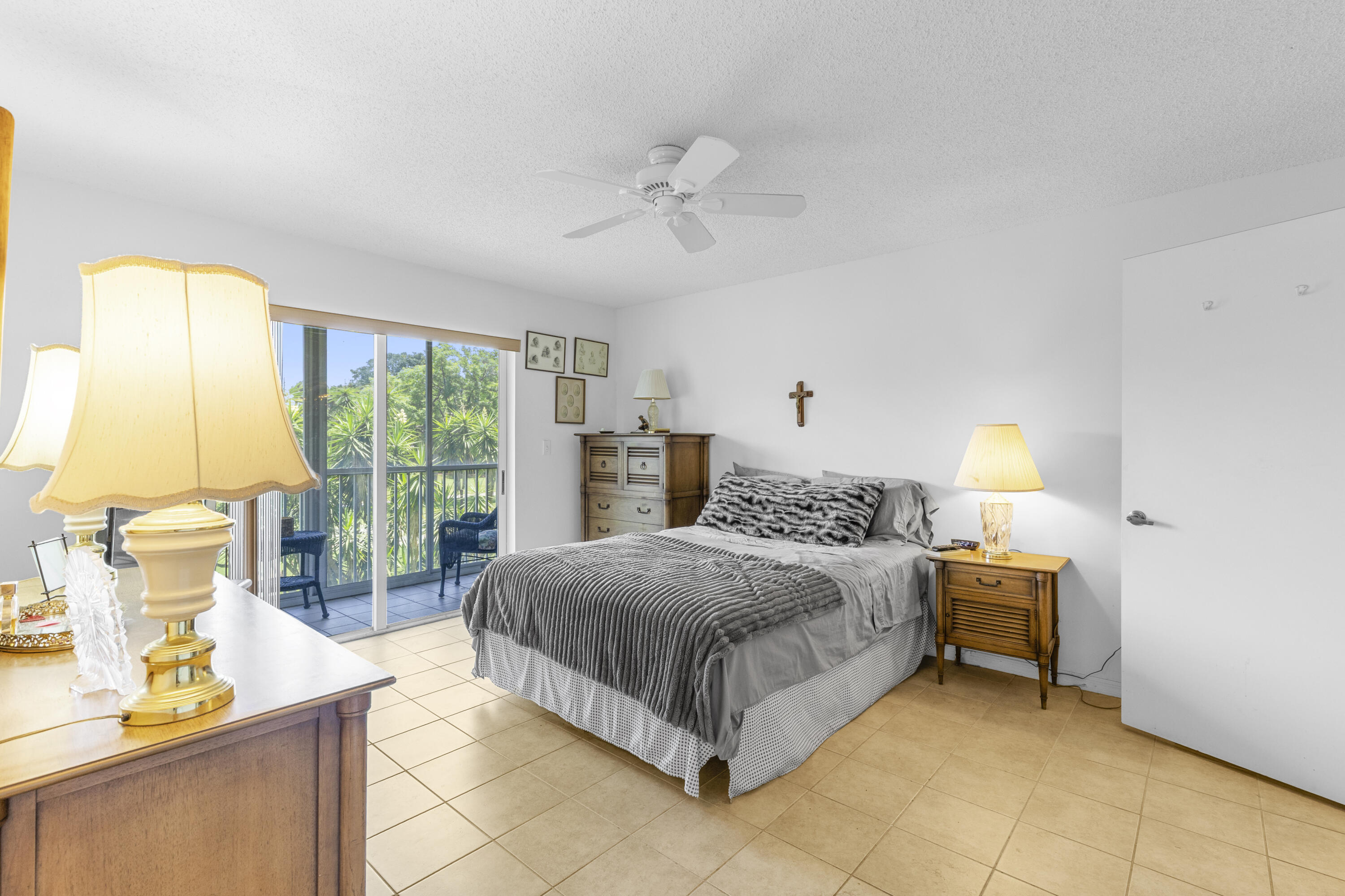 TANGERINE CONDOMINIUM SEVEN - Residential