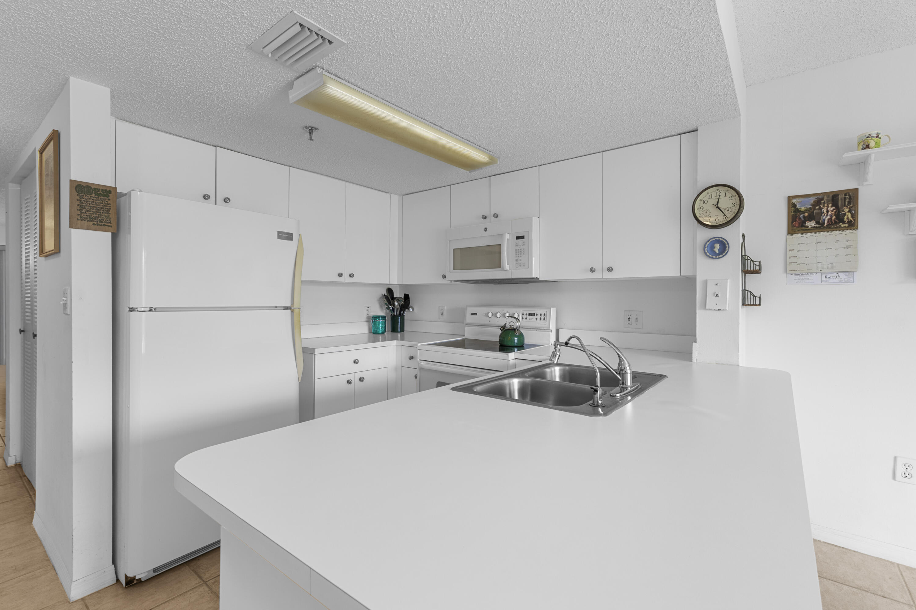 TANGERINE CONDOMINIUM SEVEN - Residential