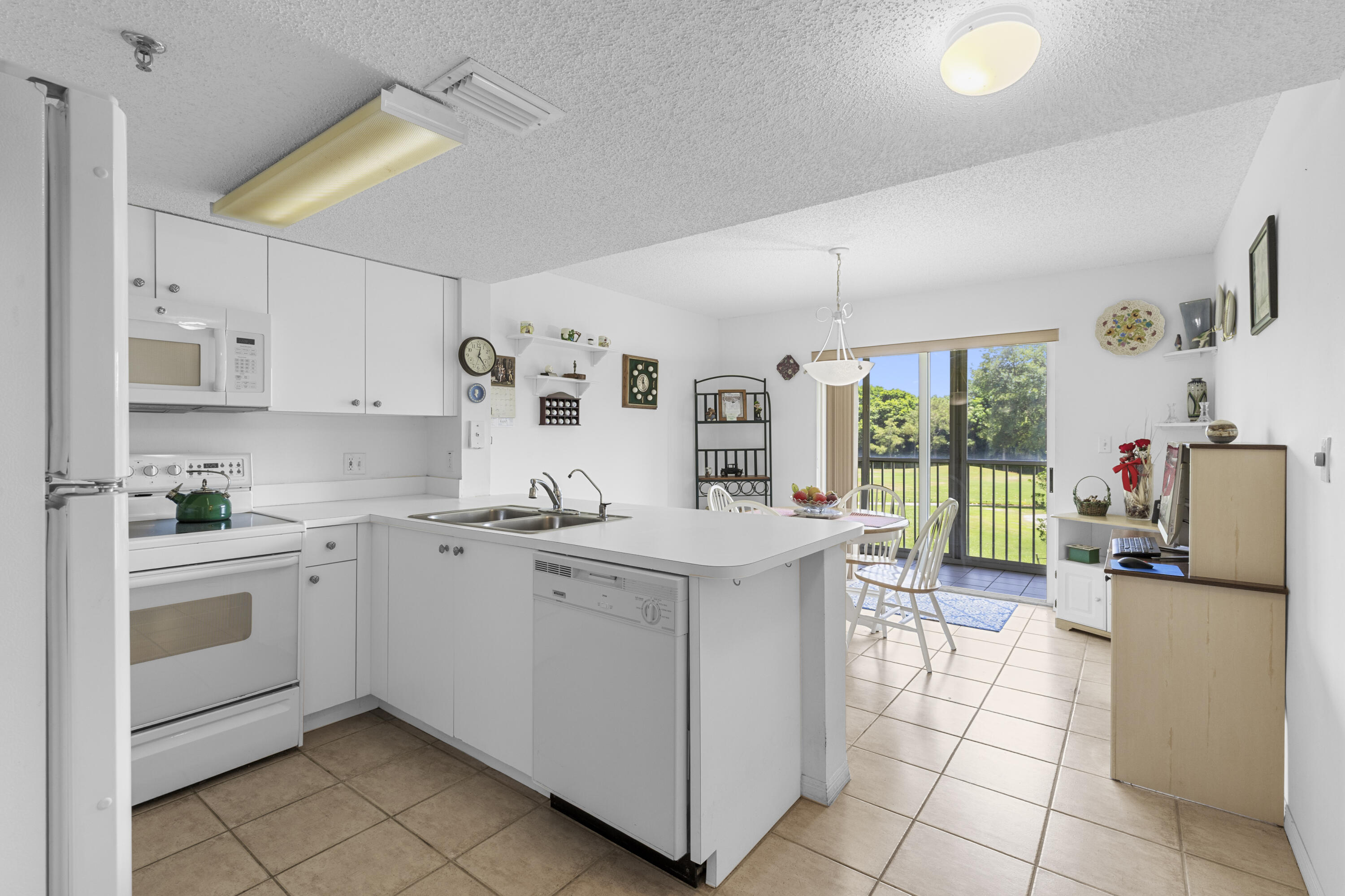TANGERINE CONDOMINIUM SEVEN - Residential