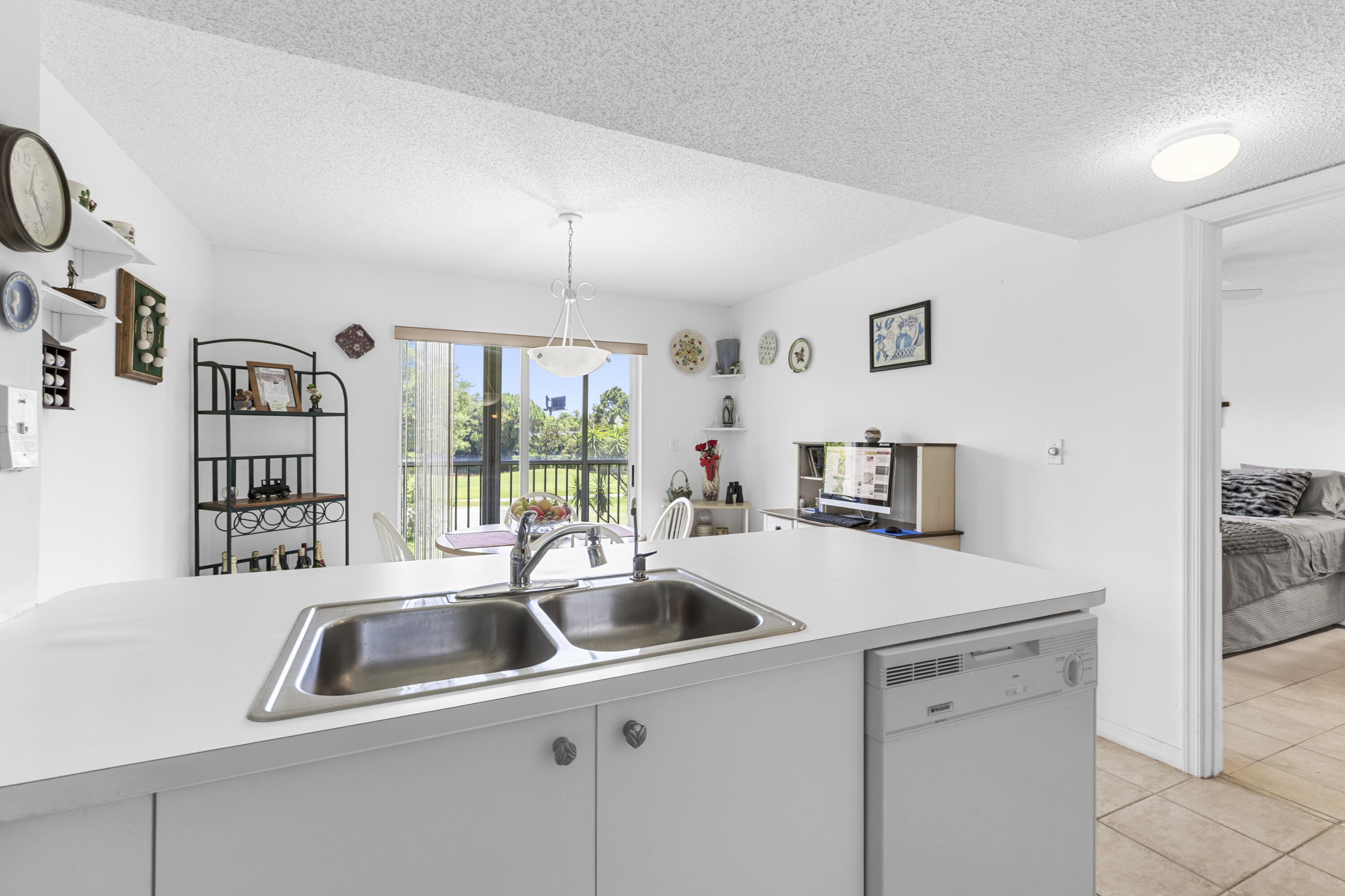 TANGERINE CONDOMINIUM SEVEN - Residential