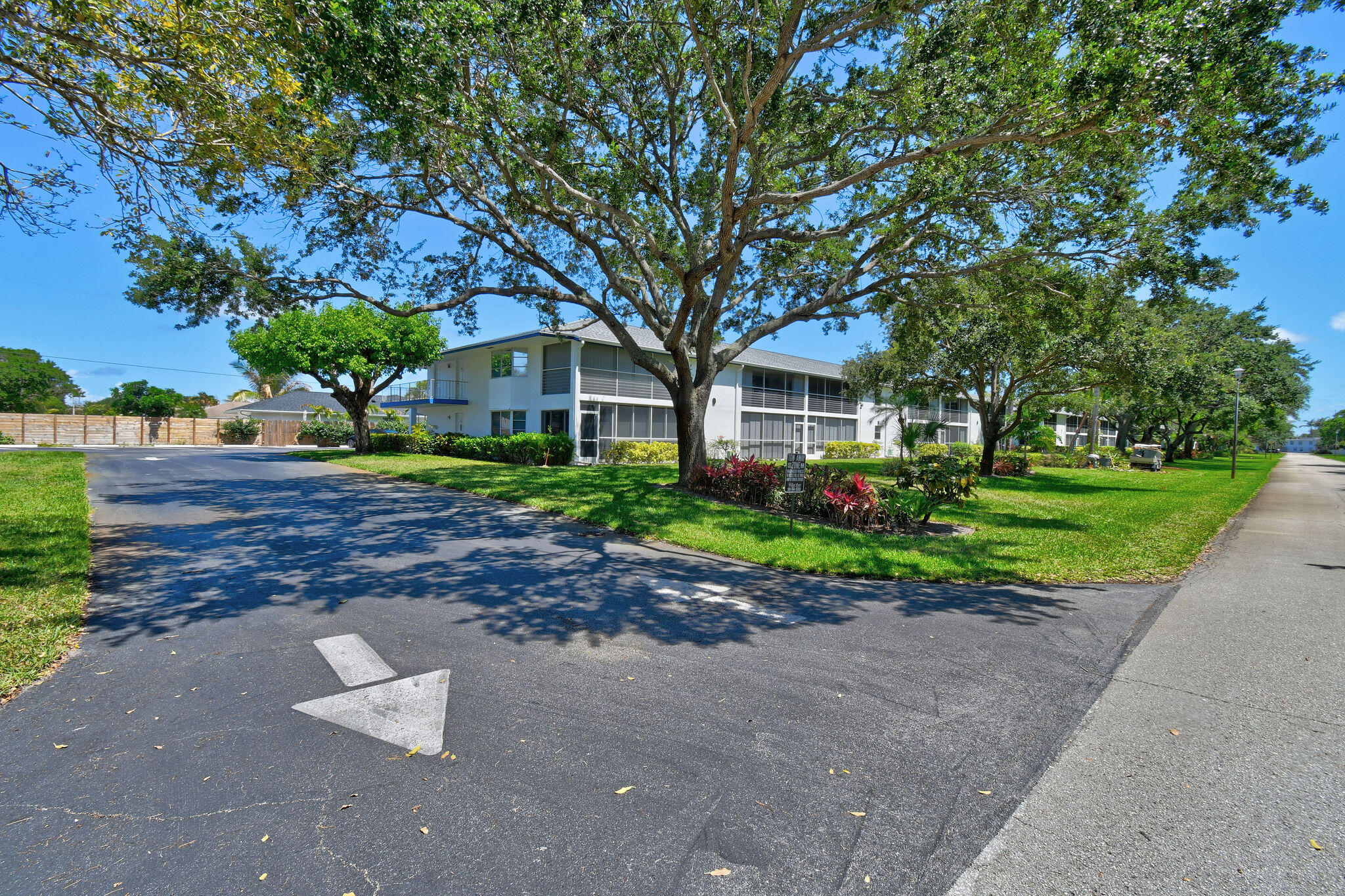 TEQUESTA GARDEN CONDO 4 - Residential