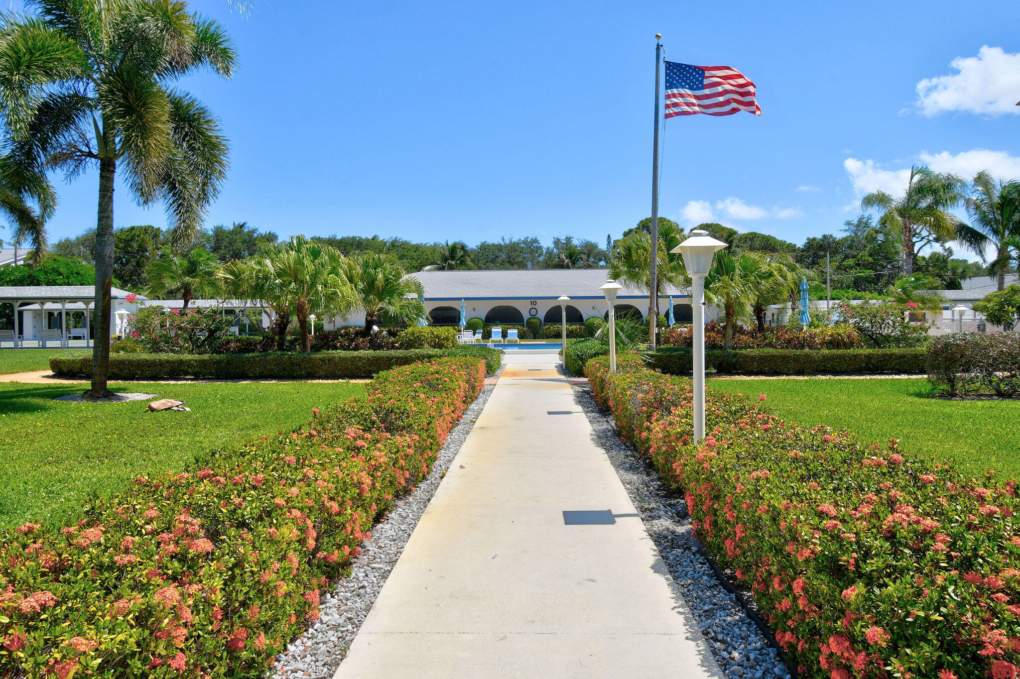 TEQUESTA GARDEN CONDO 4 - Residential