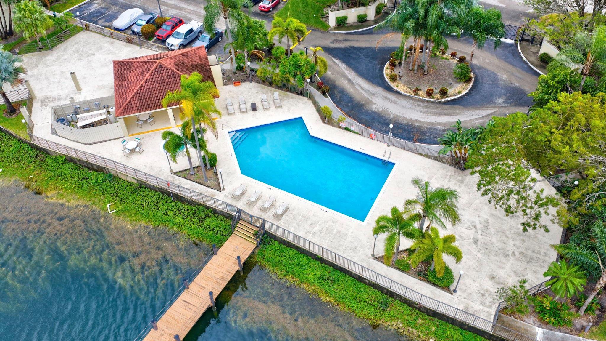 LAKE EMERALD CONDOMINIUM - Residential