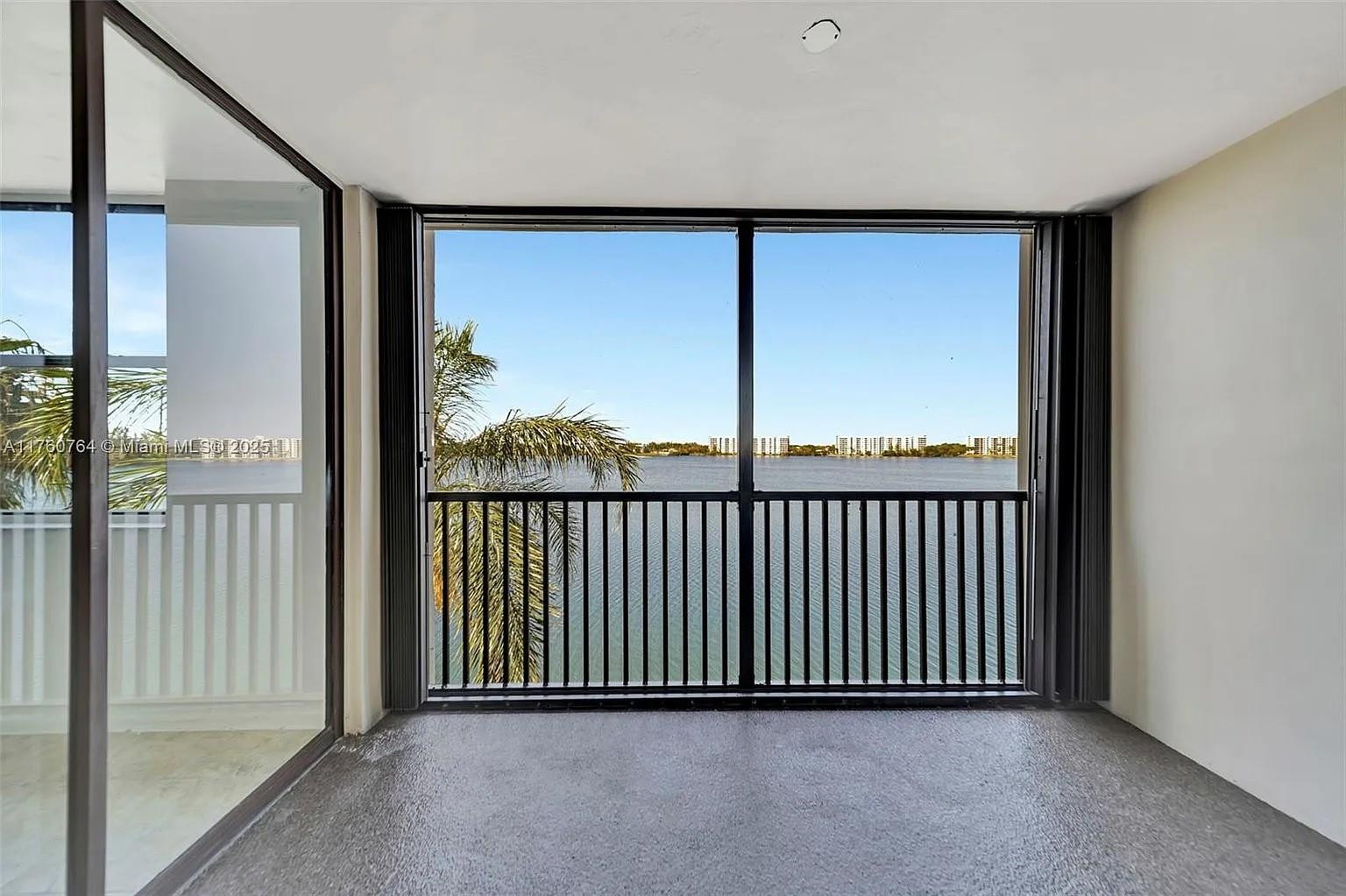 LAKE EMERALD CONDOMINIUM - Residential