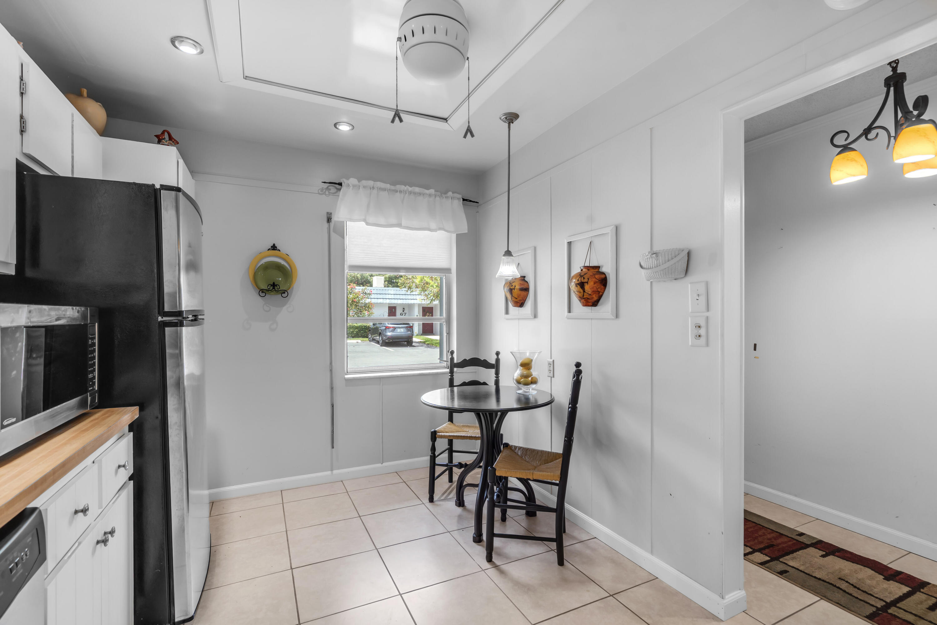 CRESTHAVEN CONDO TOWNHOMES SEC 1 - Residential
