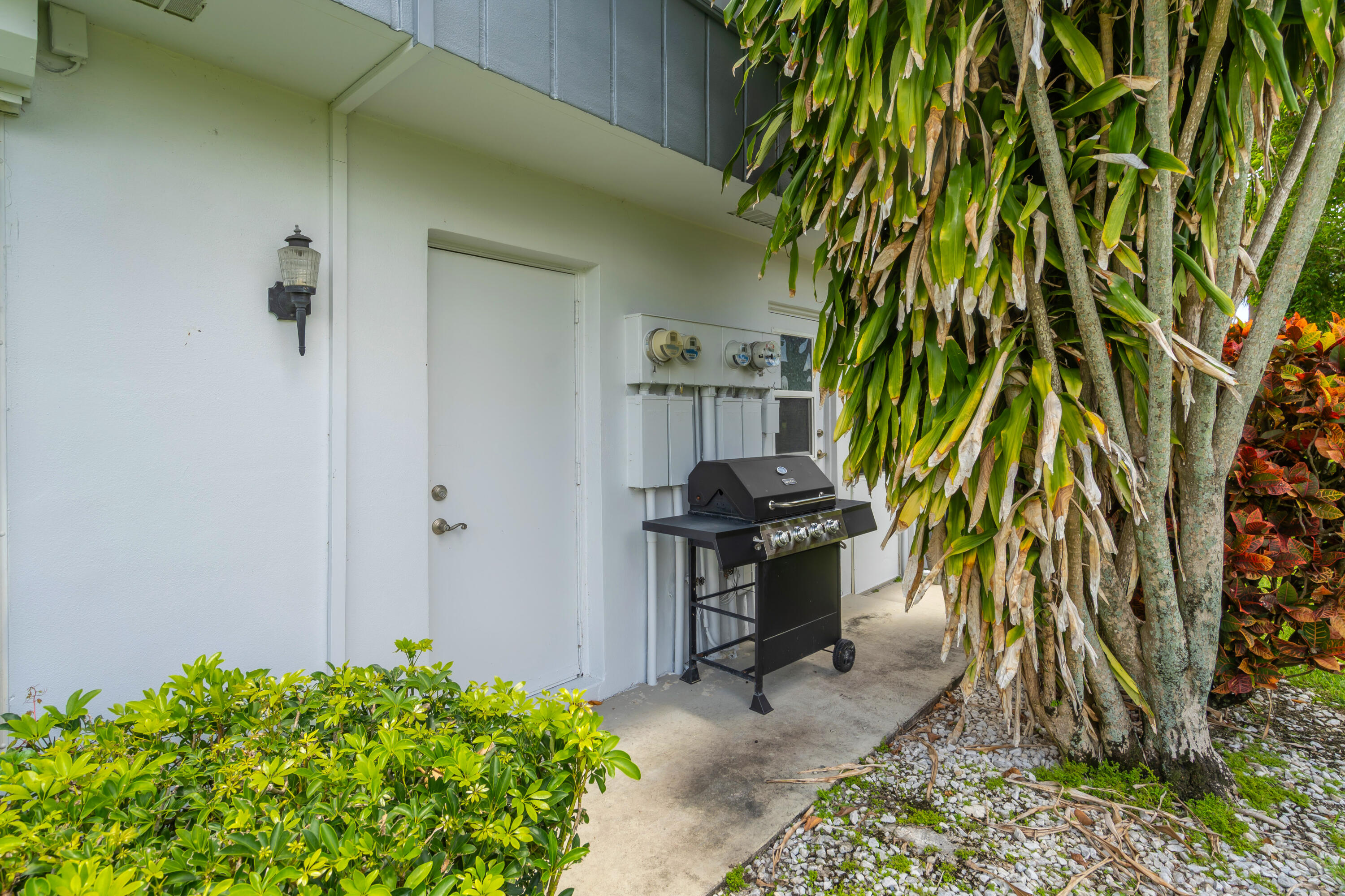 CRESTHAVEN CONDO TOWNHOMES SEC 1 - Residential
