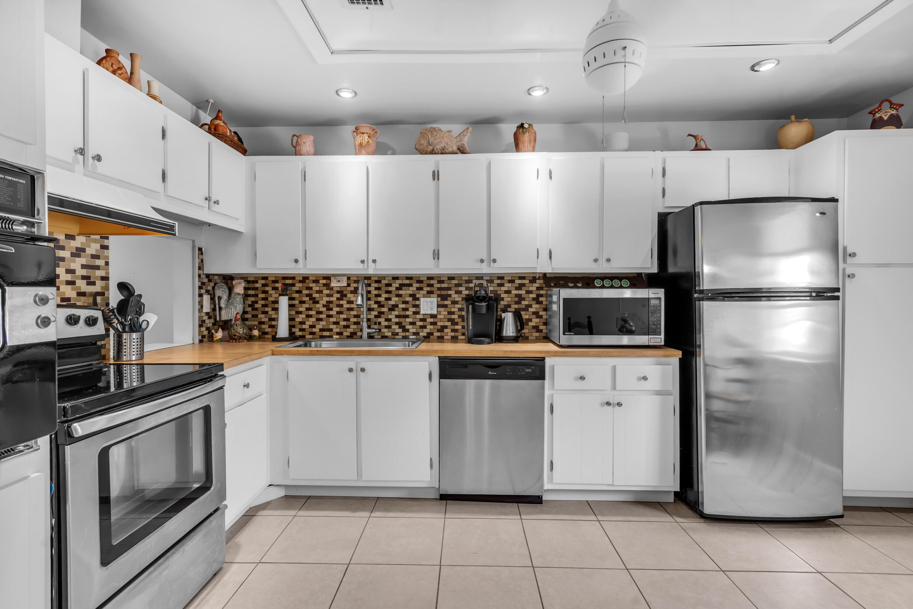 CRESTHAVEN CONDO TOWNHOMES SEC 1 - Residential