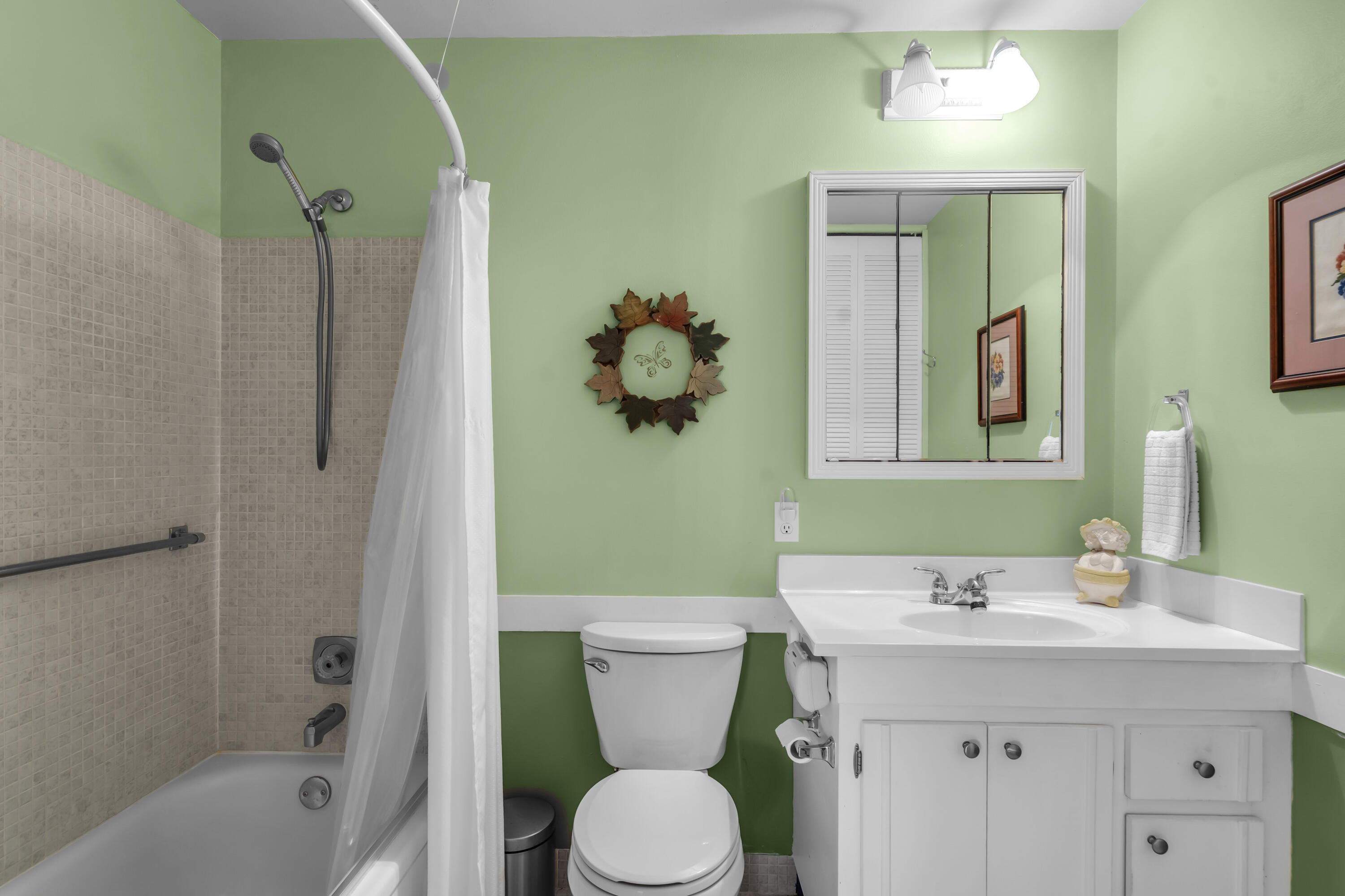 CRESTHAVEN CONDO TOWNHOMES SEC 1 - Residential